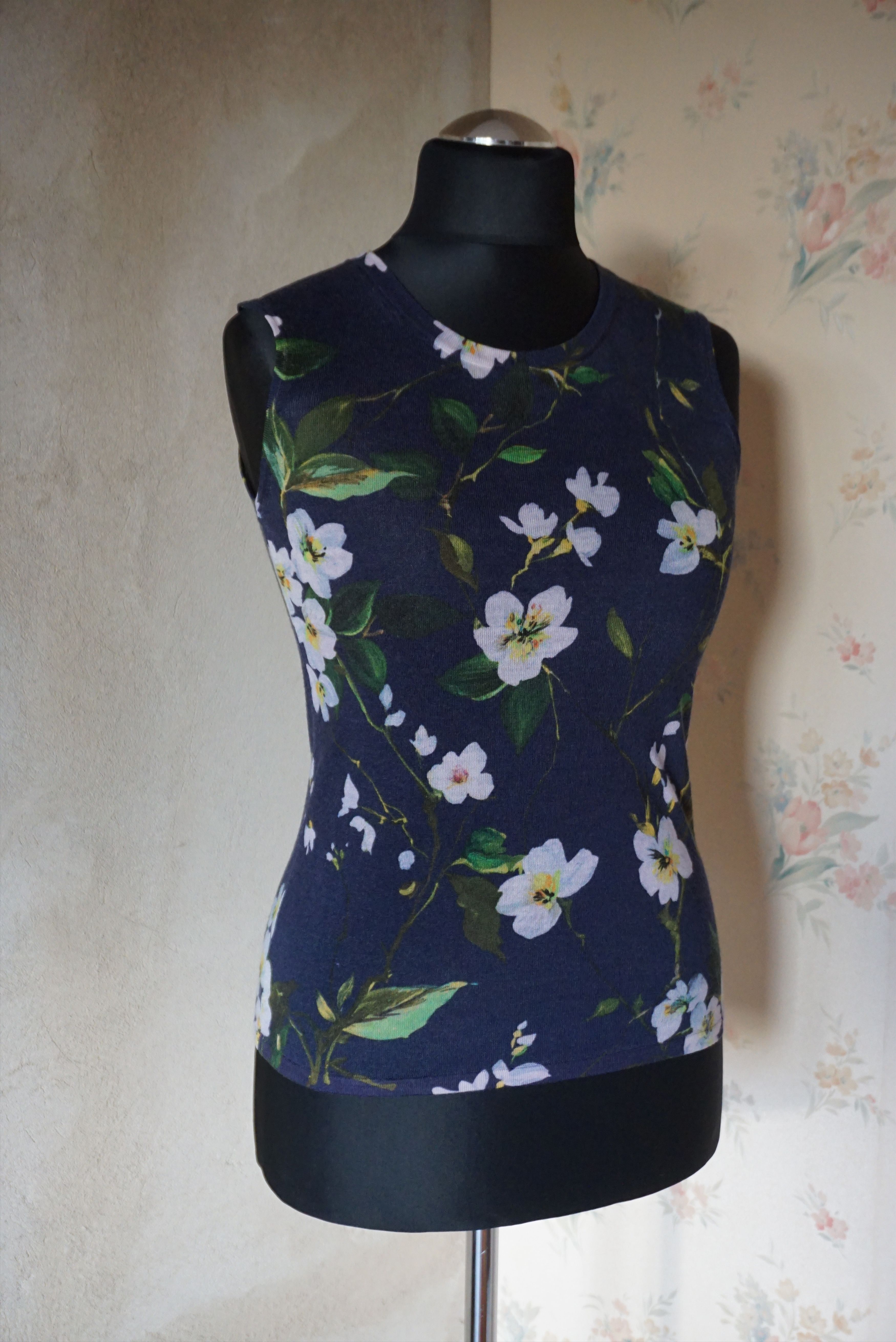 Designer RPR$650 ESCADA jumper XS 0/2/4 top 100% virgin wool knitted Size XS / US 0-2 / IT 36-38 - 15 Thumbnail