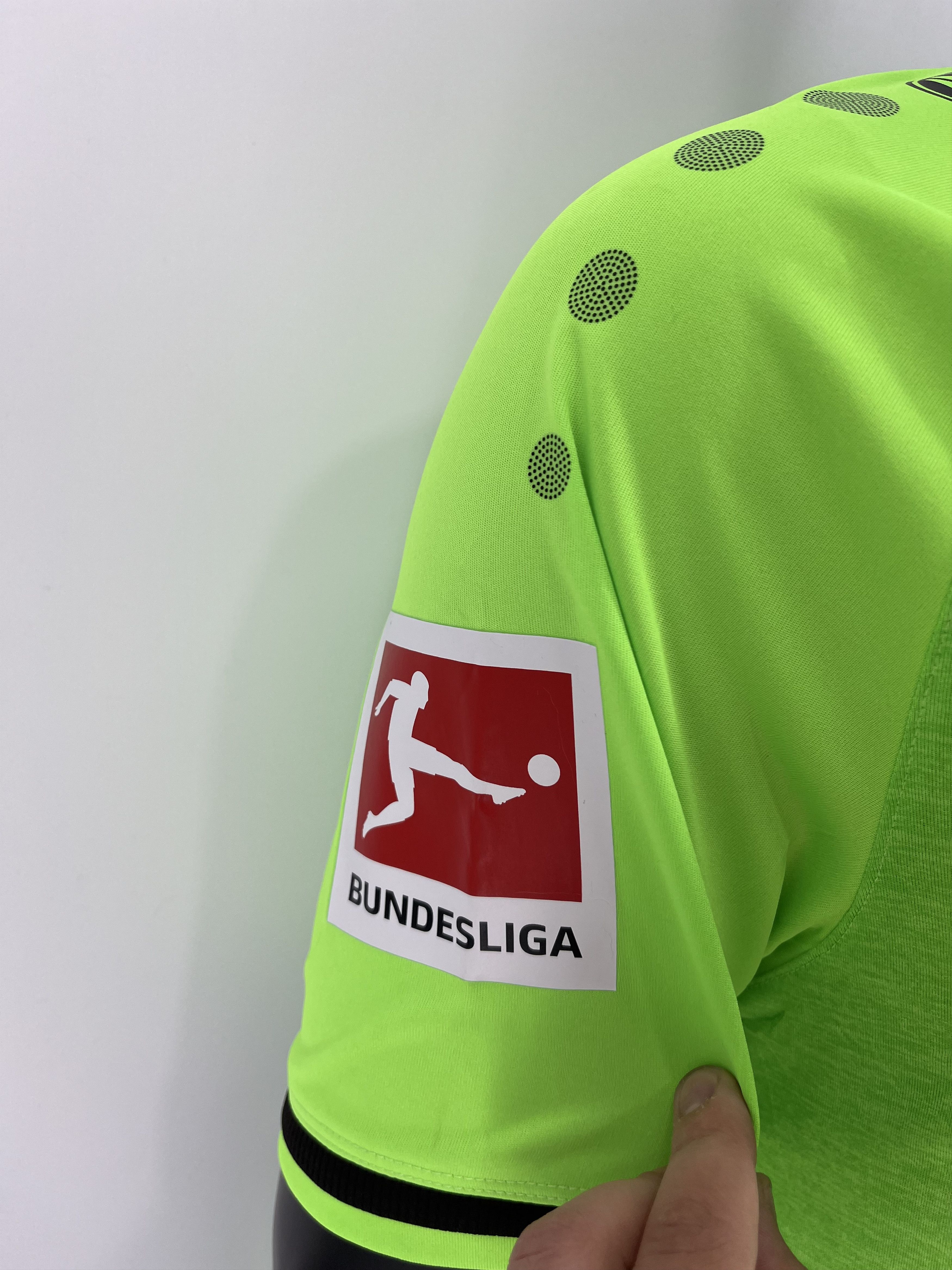 Vintage Hannover 96 Jako Home Bebou Soccer Jersey Size US L / EU 52-54 / 3 - 7 Thumbnail