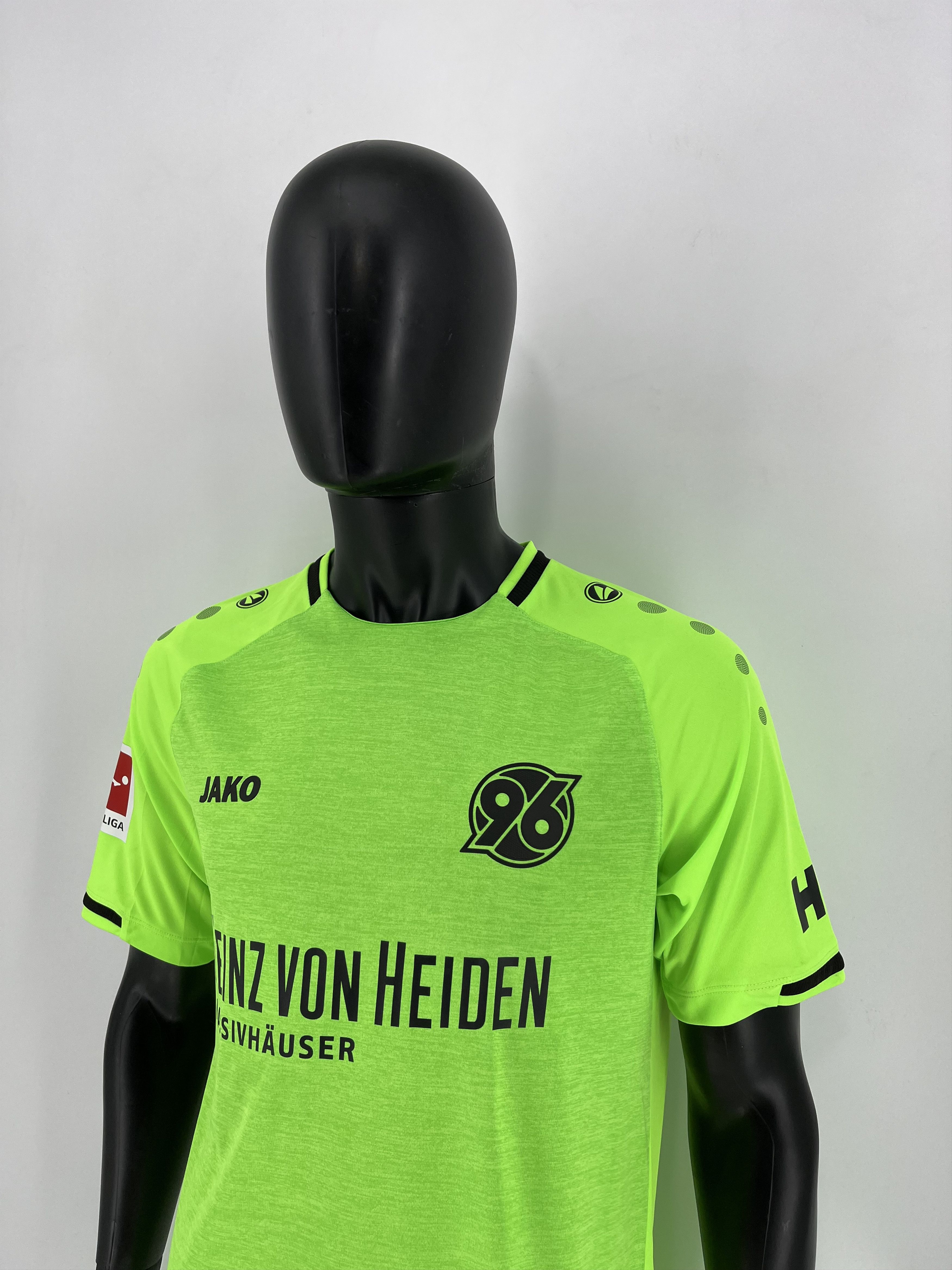 Vintage Hannover 96 Jako Home Bebou Soccer Jersey Size US L / EU 52-54 / 3 - 4 Thumbnail