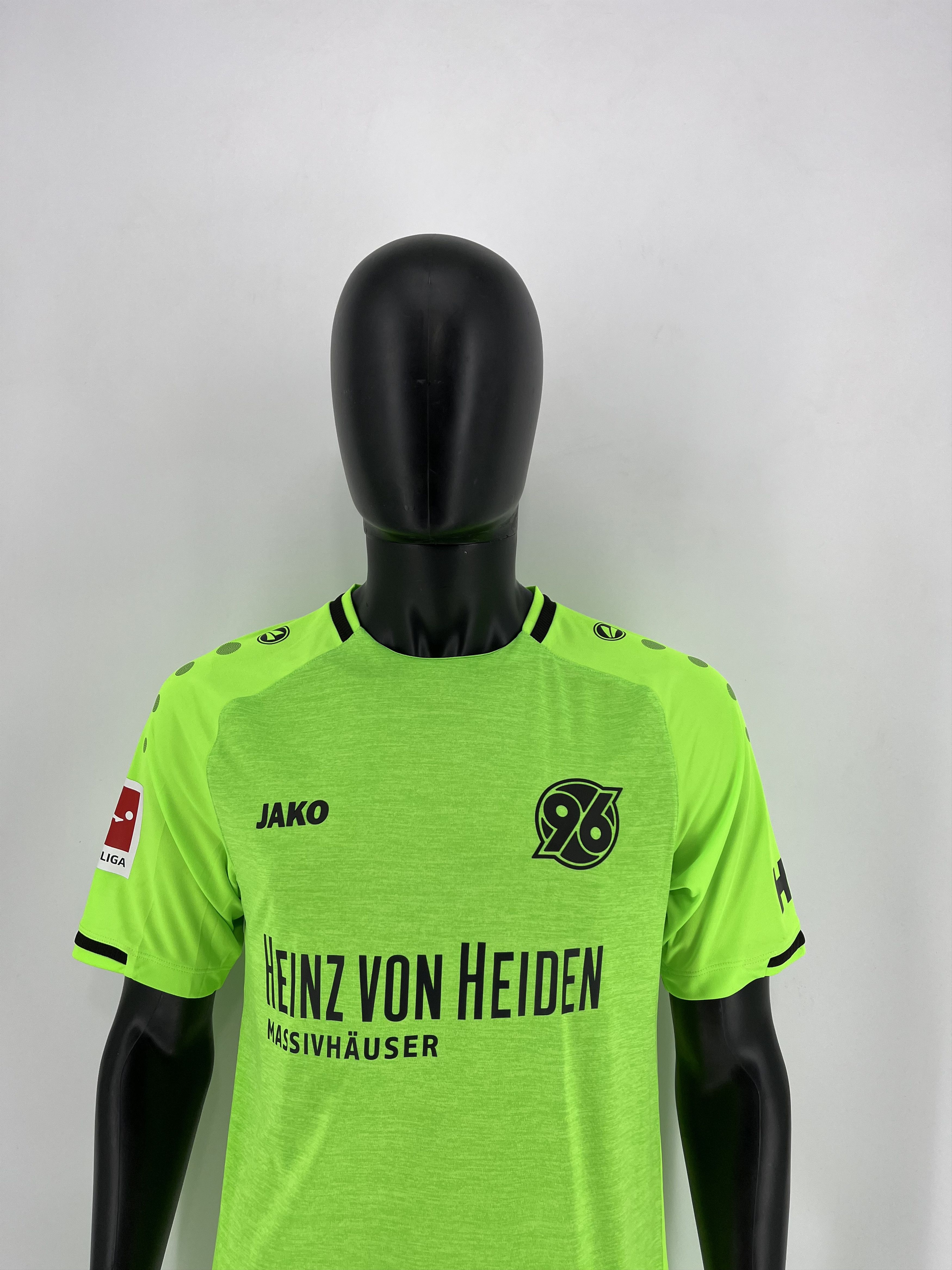 Vintage Hannover 96 Jako Home Bebou Soccer Jersey Size US L / EU 52-54 / 3 - 1 Thumbnail