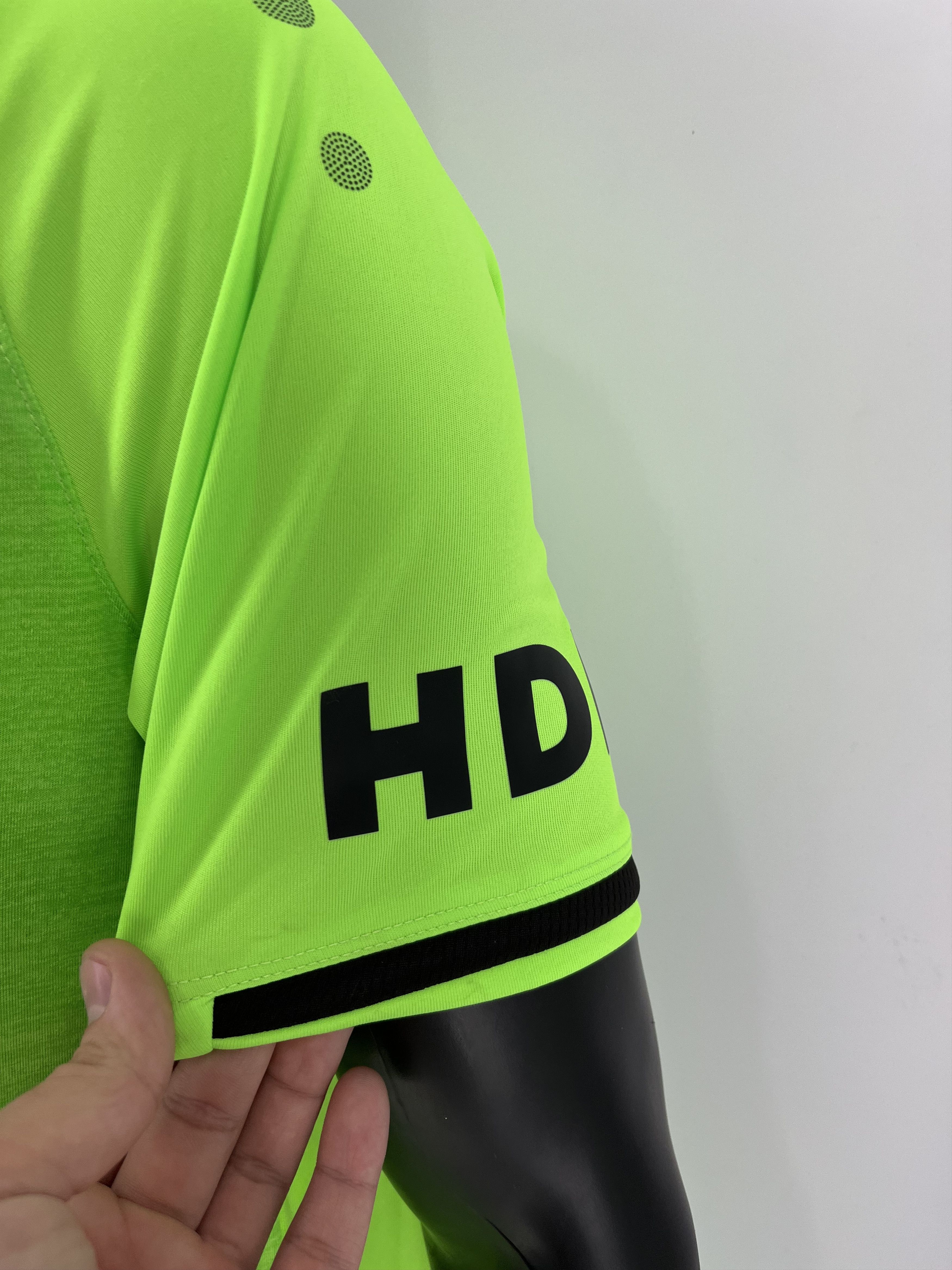 Vintage Hannover 96 Jako Home Bebou Soccer Jersey Size US L / EU 52-54 / 3 - 6 Thumbnail