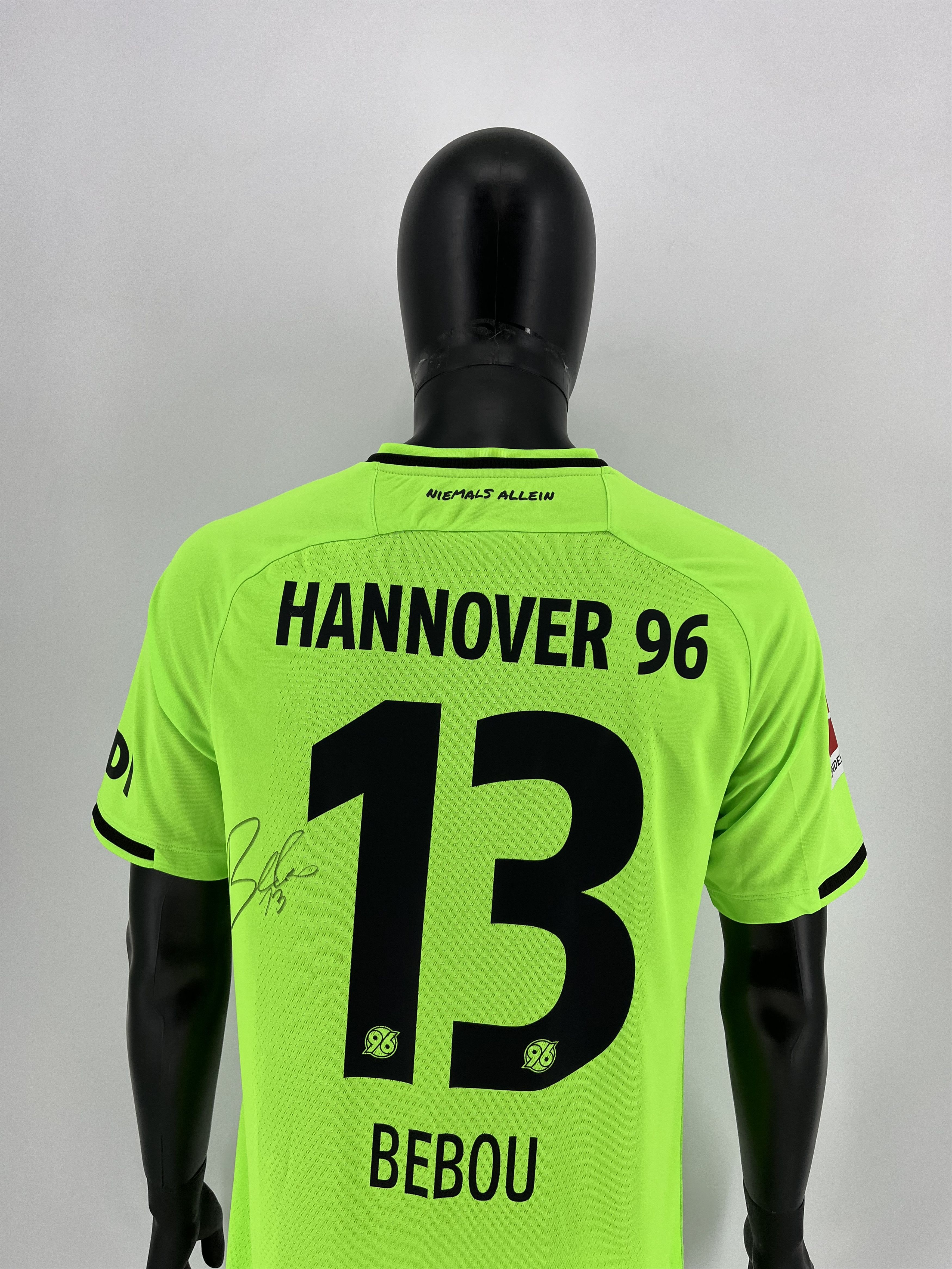 Vintage Hannover 96 Jako Home Bebou Soccer Jersey Size US L / EU 52-54 / 3 - 9 Thumbnail