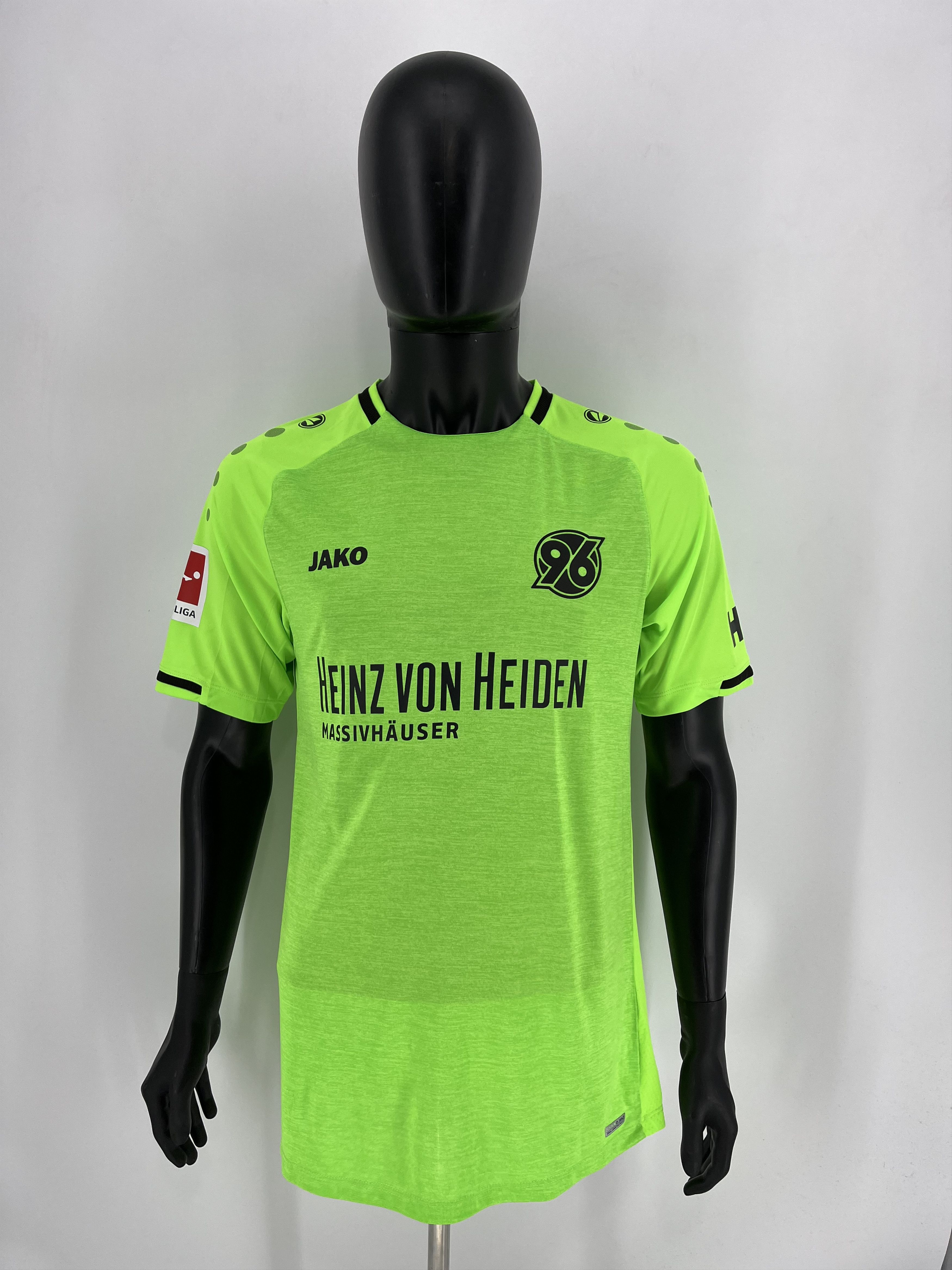 Vintage Hannover 96 Jako Home Bebou Soccer Jersey Size US L / EU 52-54 / 3 - 2 Thumbnail