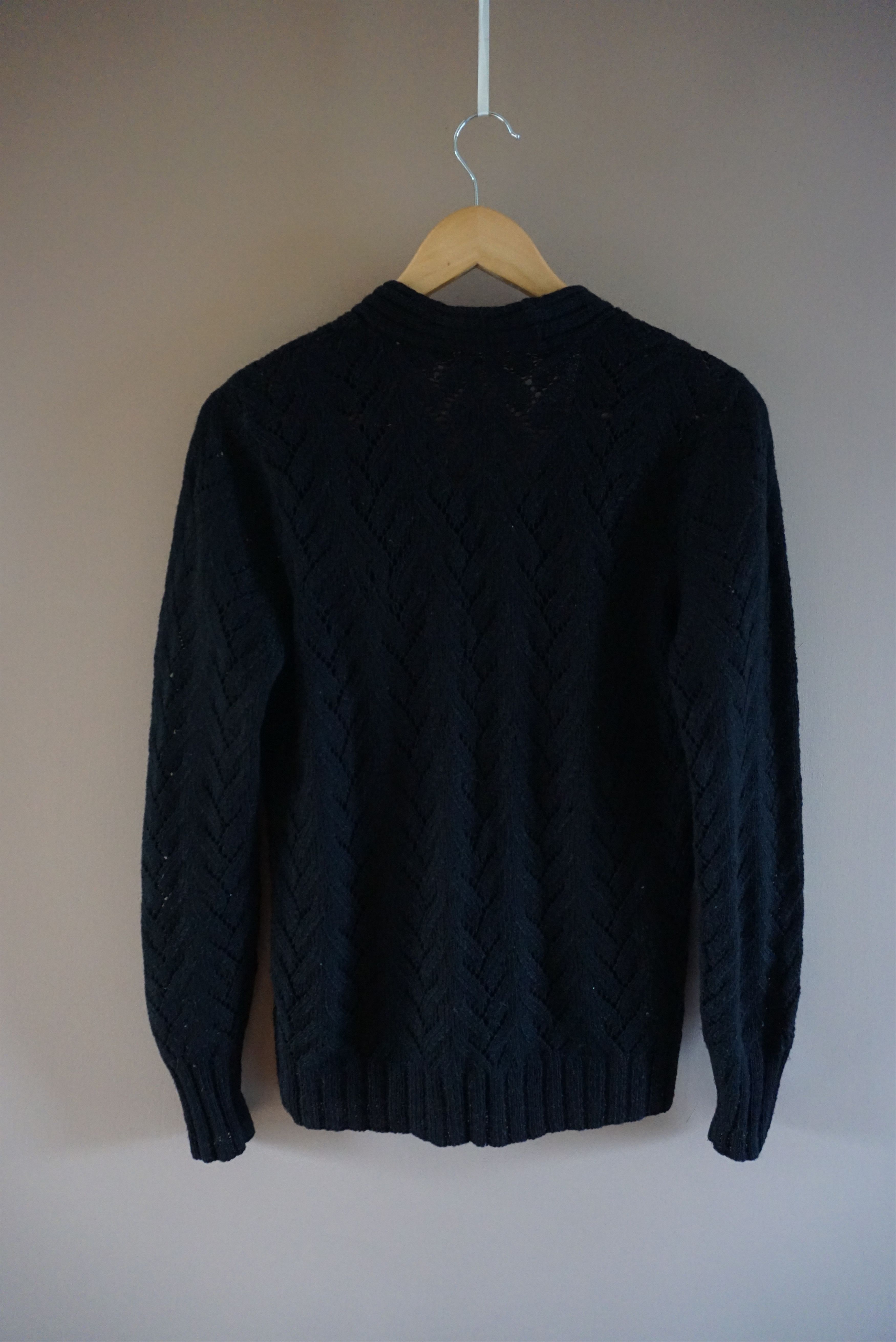 Handmade Vintage hand knitted jumper S/M 10/12 patterned wool blend Size S / US 4 / IT 40 - 24 Thumbnail