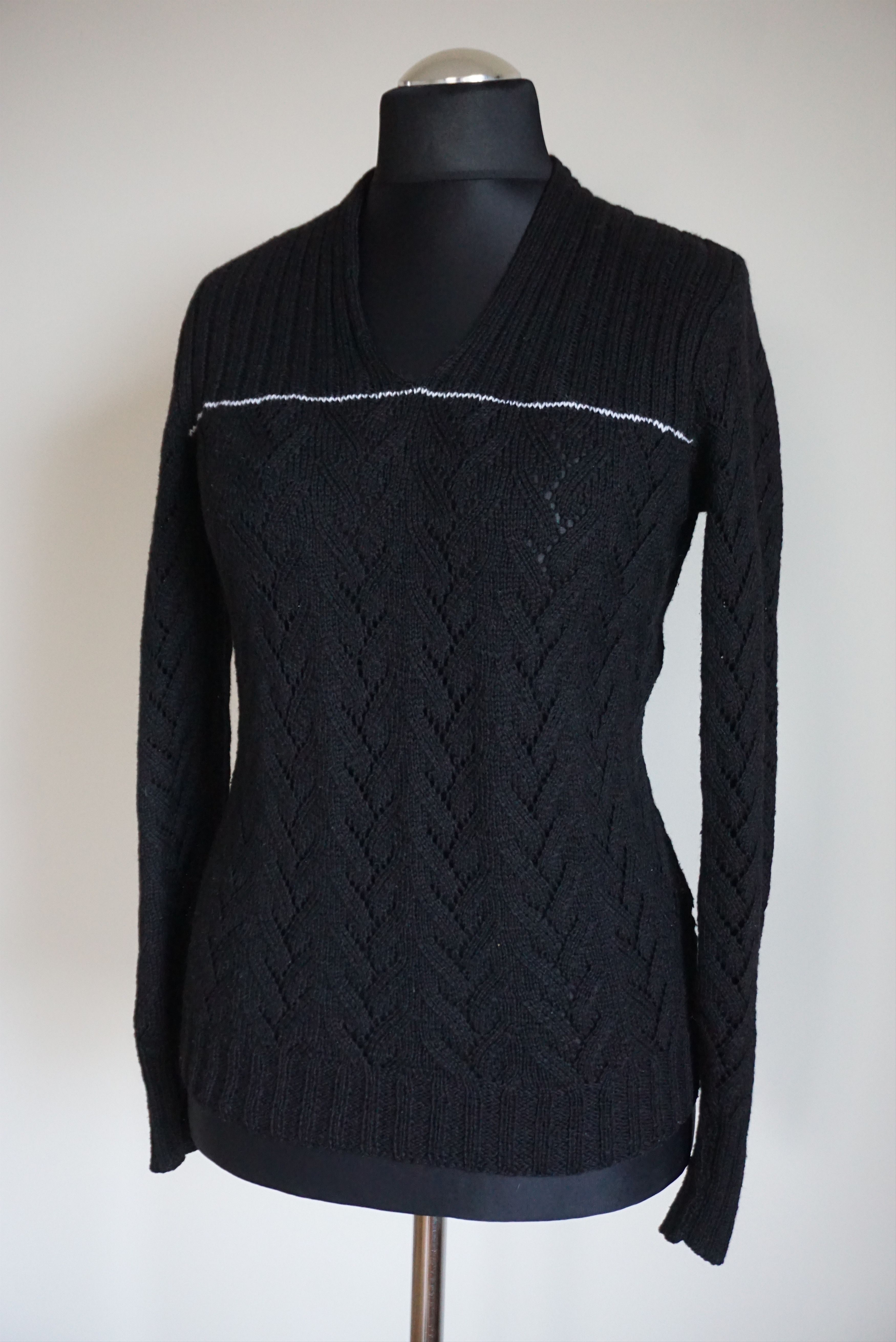 Handmade Vintage hand knitted jumper S/M 10/12 patterned wool blend Size S / US 4 / IT 40 - 2 Thumbnail