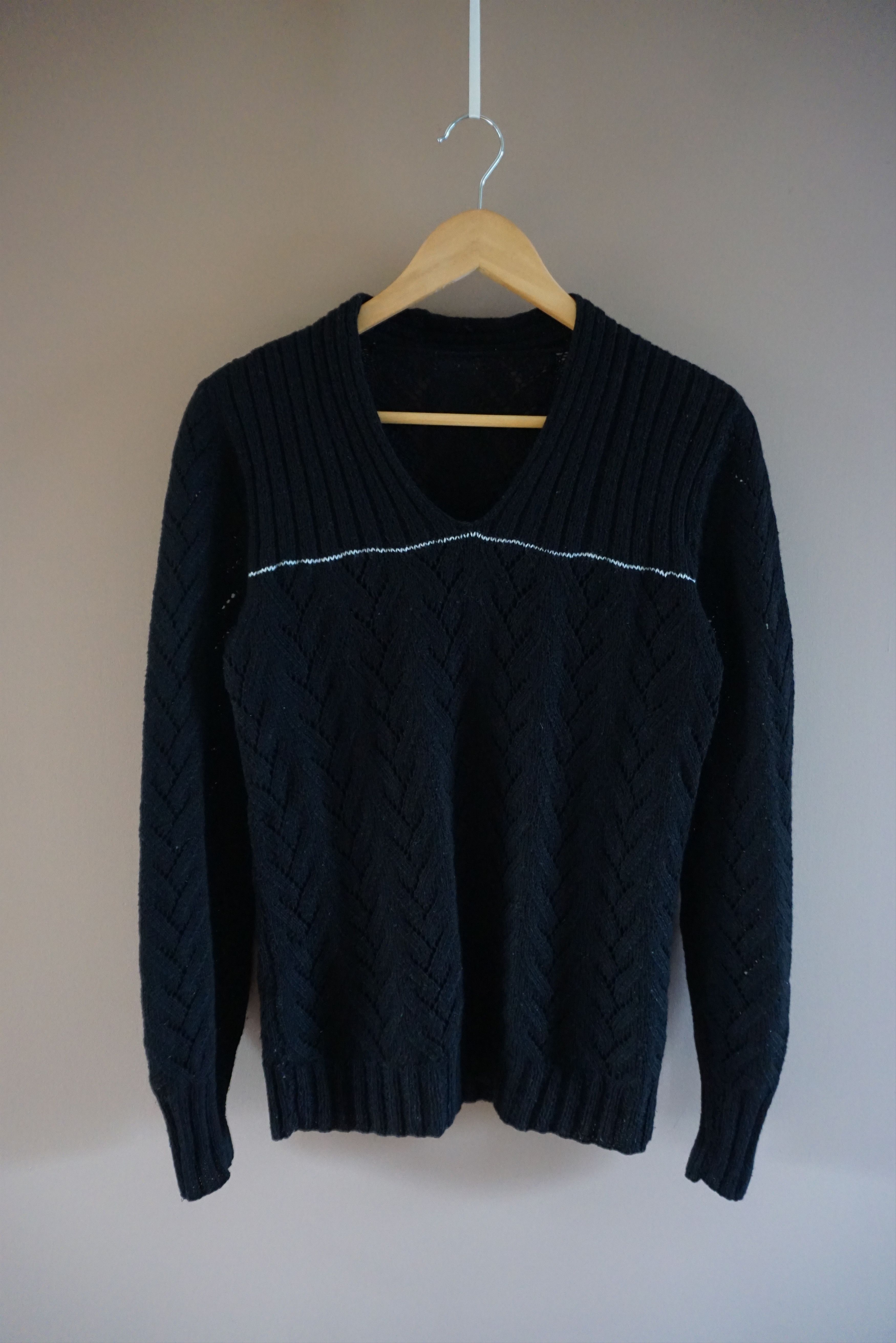 Handmade Vintage hand knitted jumper S/M 10/12 patterned wool blend Size S / US 4 / IT 40 - 23 Thumbnail