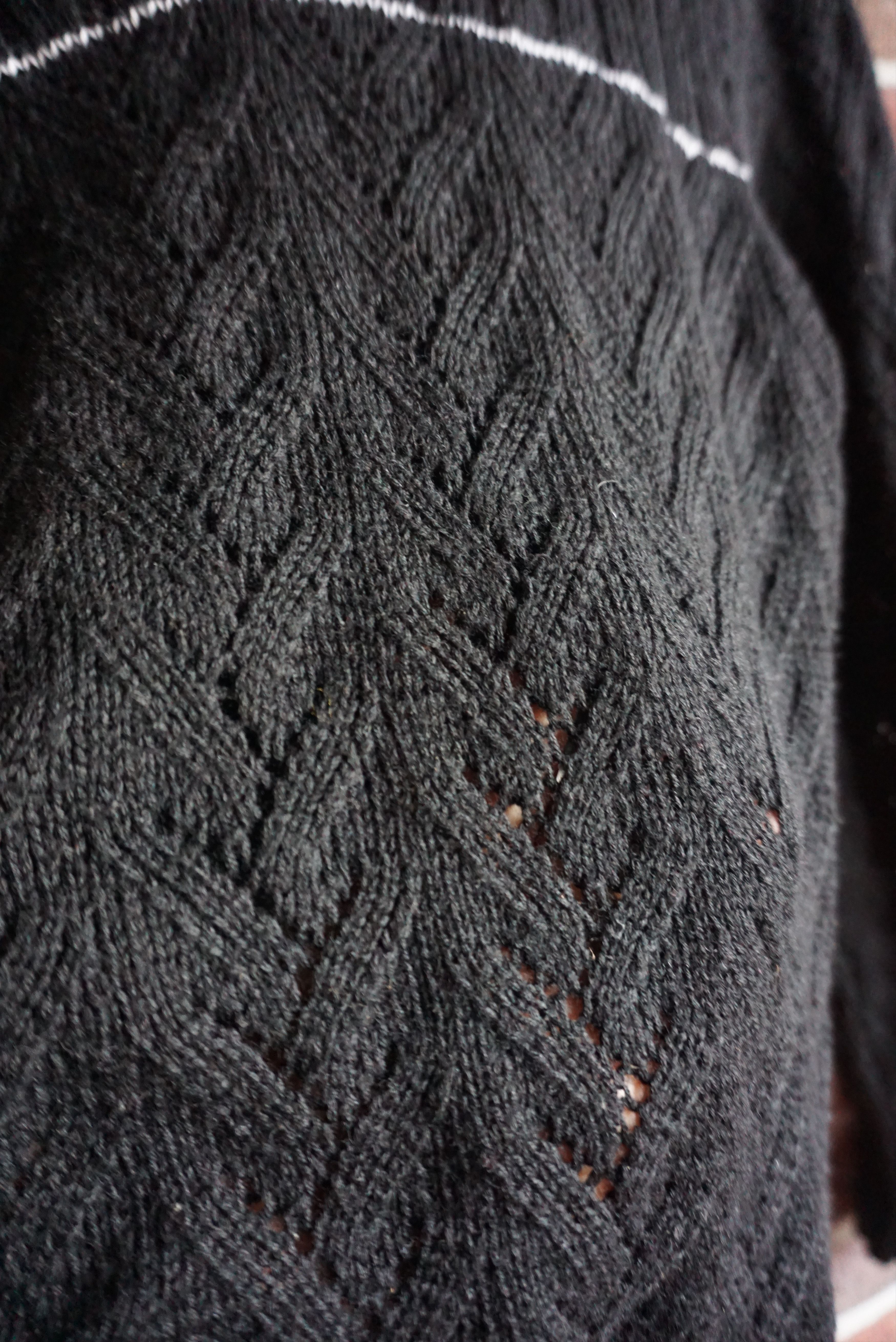 Handmade Vintage hand knitted jumper S/M 10/12 patterned wool blend Size S / US 4 / IT 40 - 22 Thumbnail