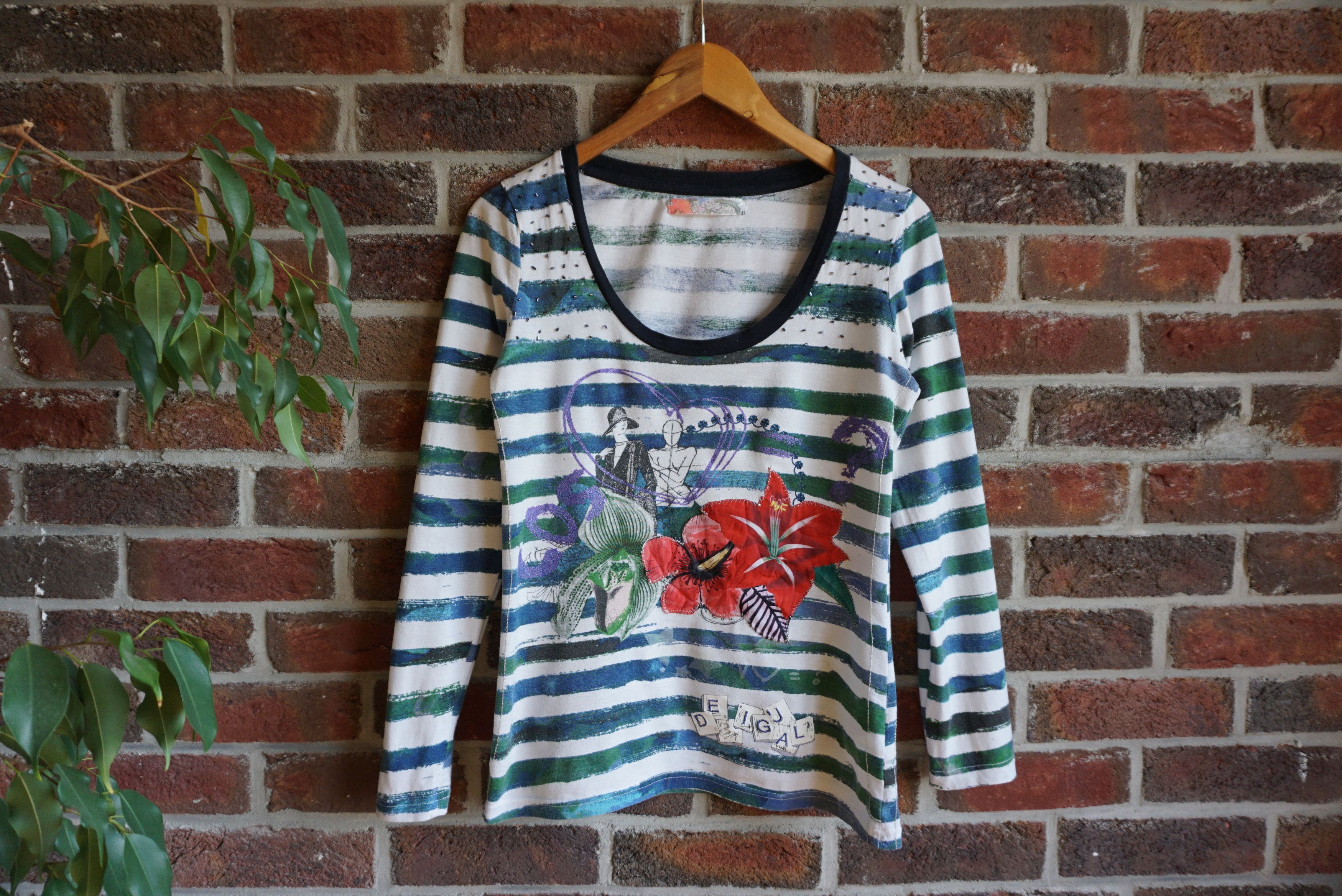 Designer Desigual top S 4/6 patterned stylish t-shirt striped slimfit Size S / US 4 / IT 40 - 4 Thumbnail