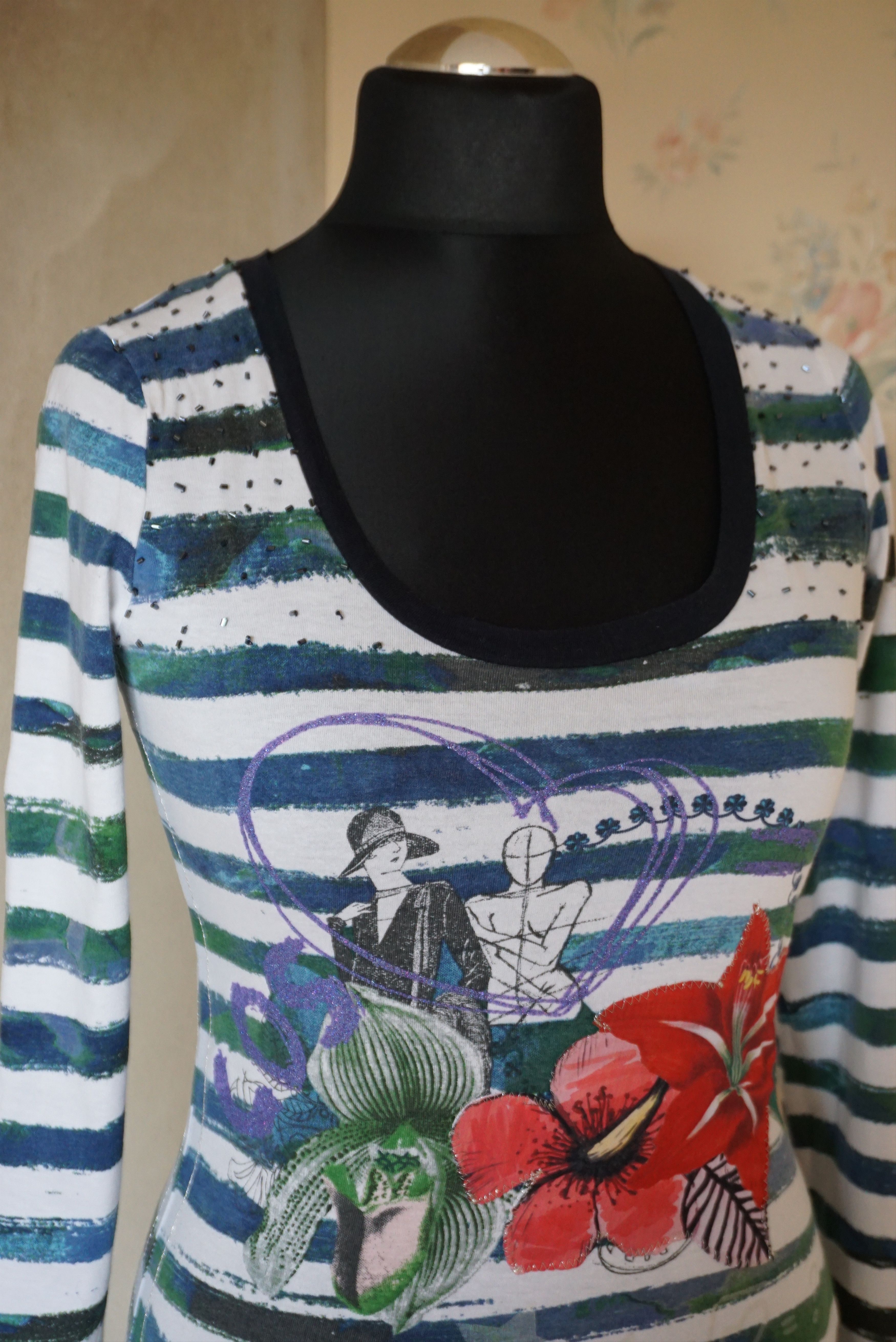 Designer Desigual top S 4/6 patterned stylish t-shirt striped slimfit Size S / US 4 / IT 40 - 9 Thumbnail