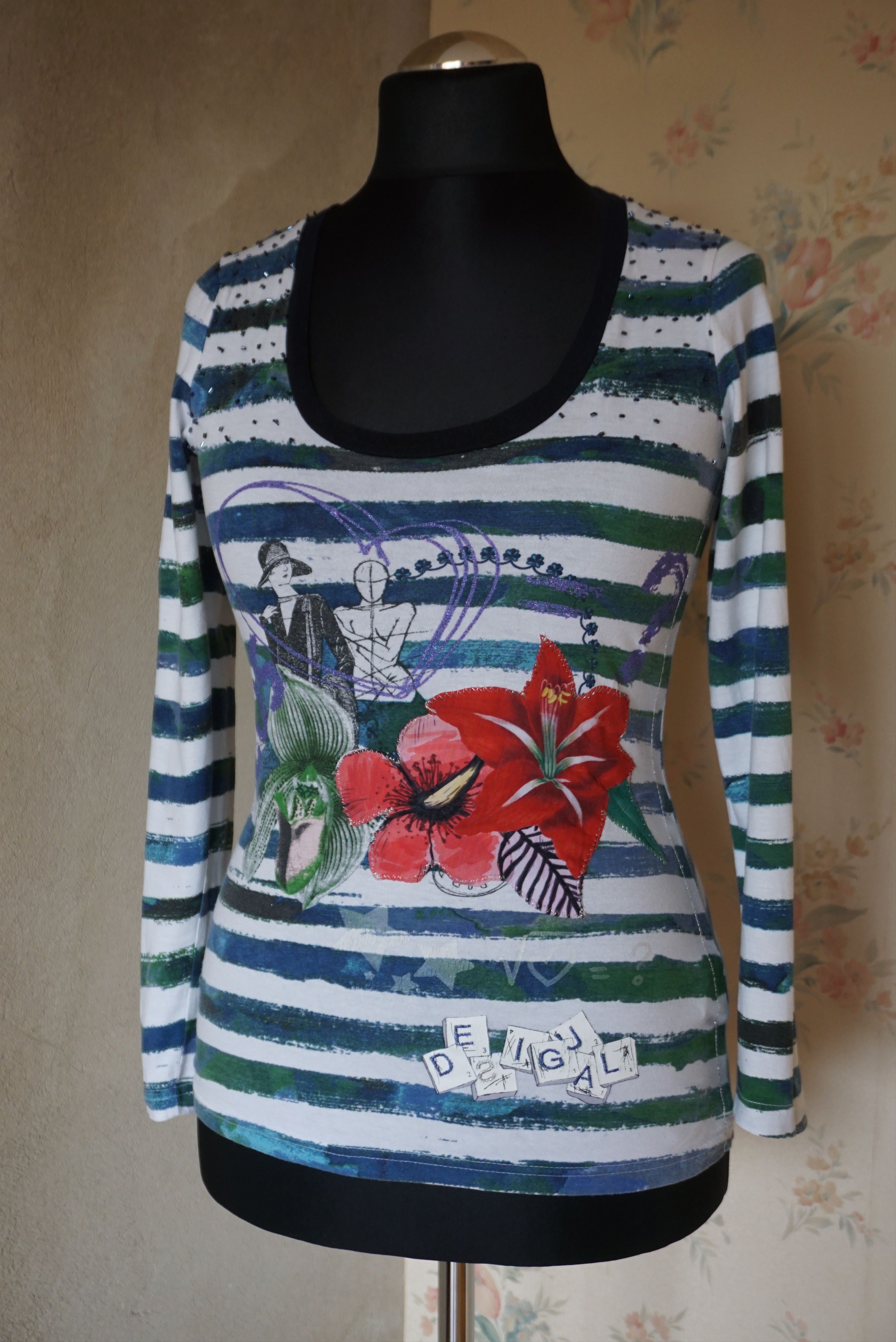 Designer Desigual top S 4/6 patterned stylish t-shirt striped slimfit Size S / US 4 / IT 40 - 5 Thumbnail