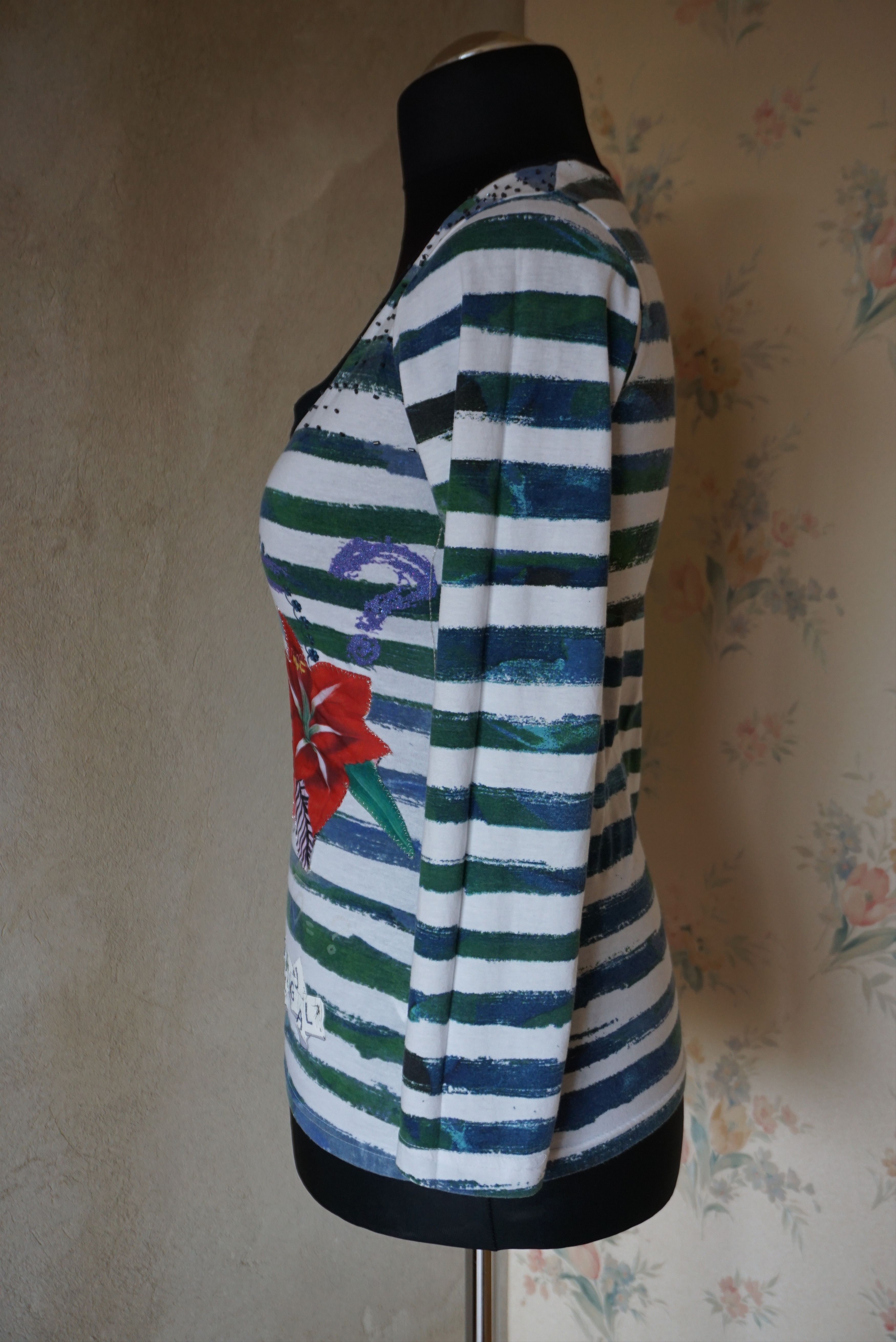 Designer Desigual top S 4/6 patterned stylish t-shirt striped slimfit Size S / US 4 / IT 40 - 11 Thumbnail