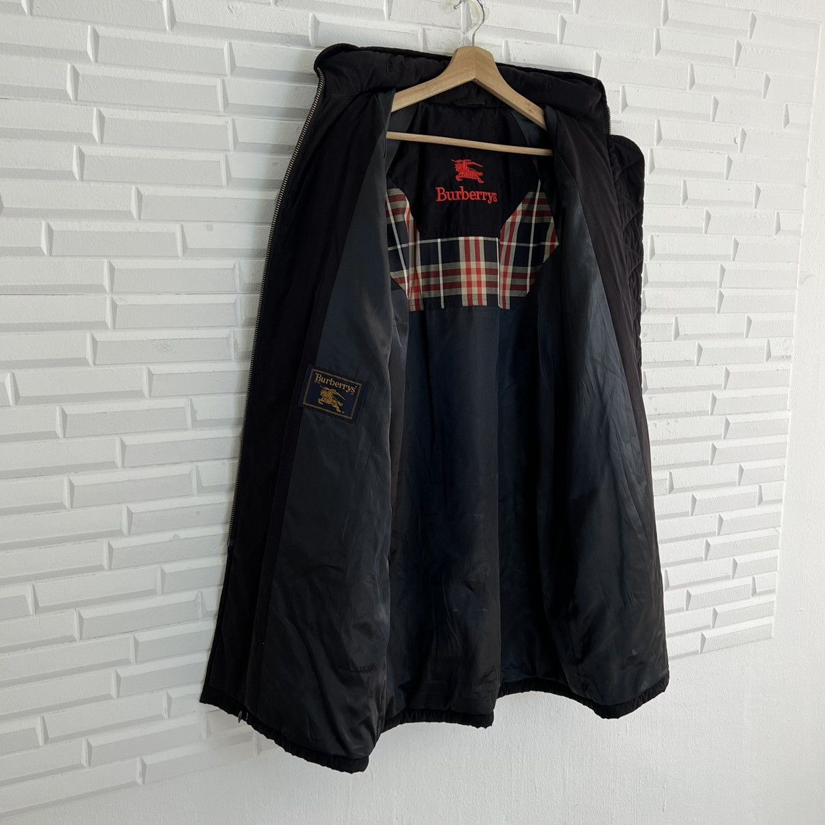 Burberry VINTAGE BURBERRYS LONG JACKET BIG LOGO FULL PRINT ‘B’ Size US L / EU 52-54 / 3 - 14 Thumbnail
