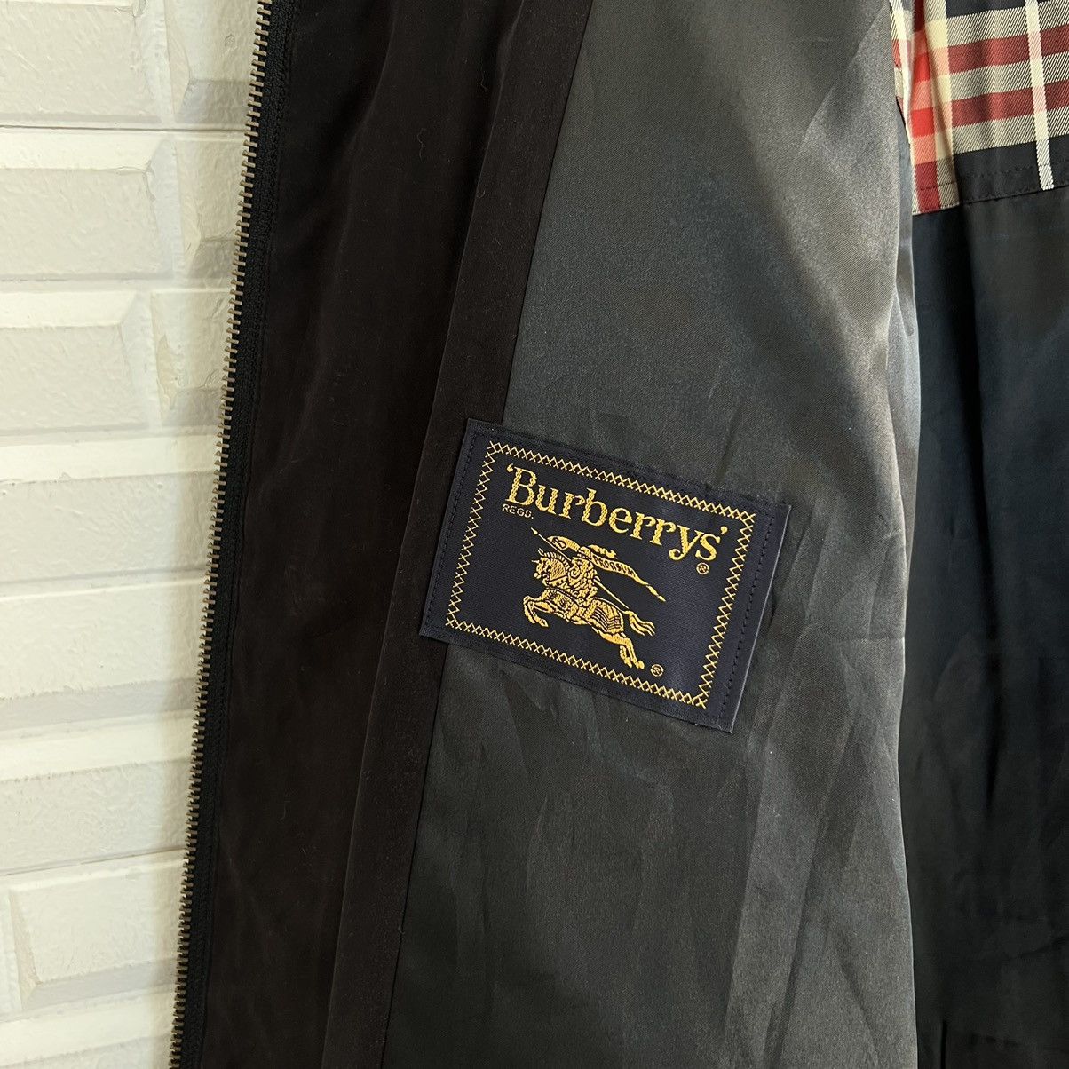 Burberry VINTAGE BURBERRYS LONG JACKET BIG LOGO FULL PRINT ‘B’ Size US L / EU 52-54 / 3 - 16 Thumbnail