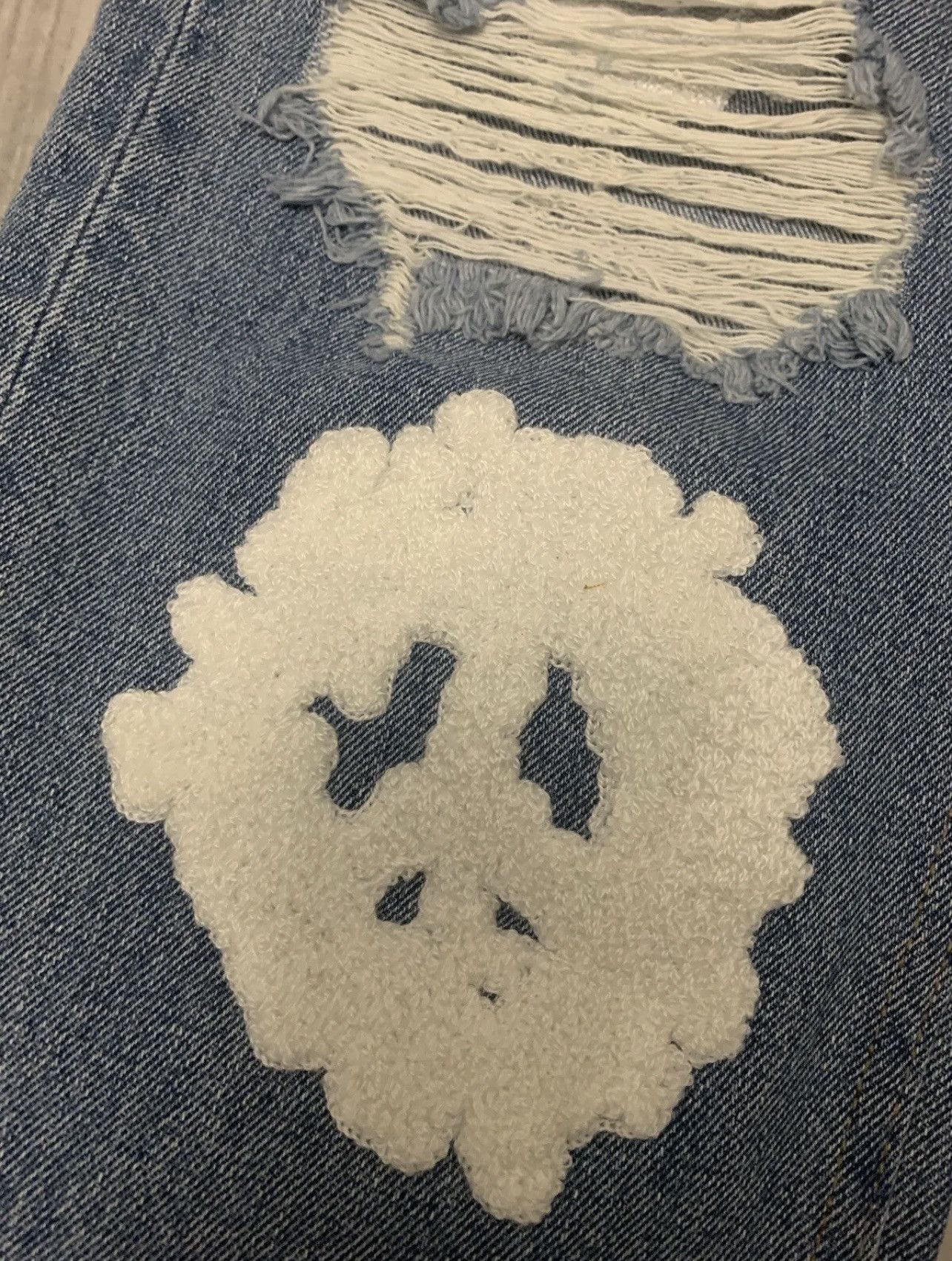 DENIM TEARS Denim Tears Virgil Abloh Message In A Tear Embroidered Jeans Size US 32 / EU 48 - 3 Thumbnail