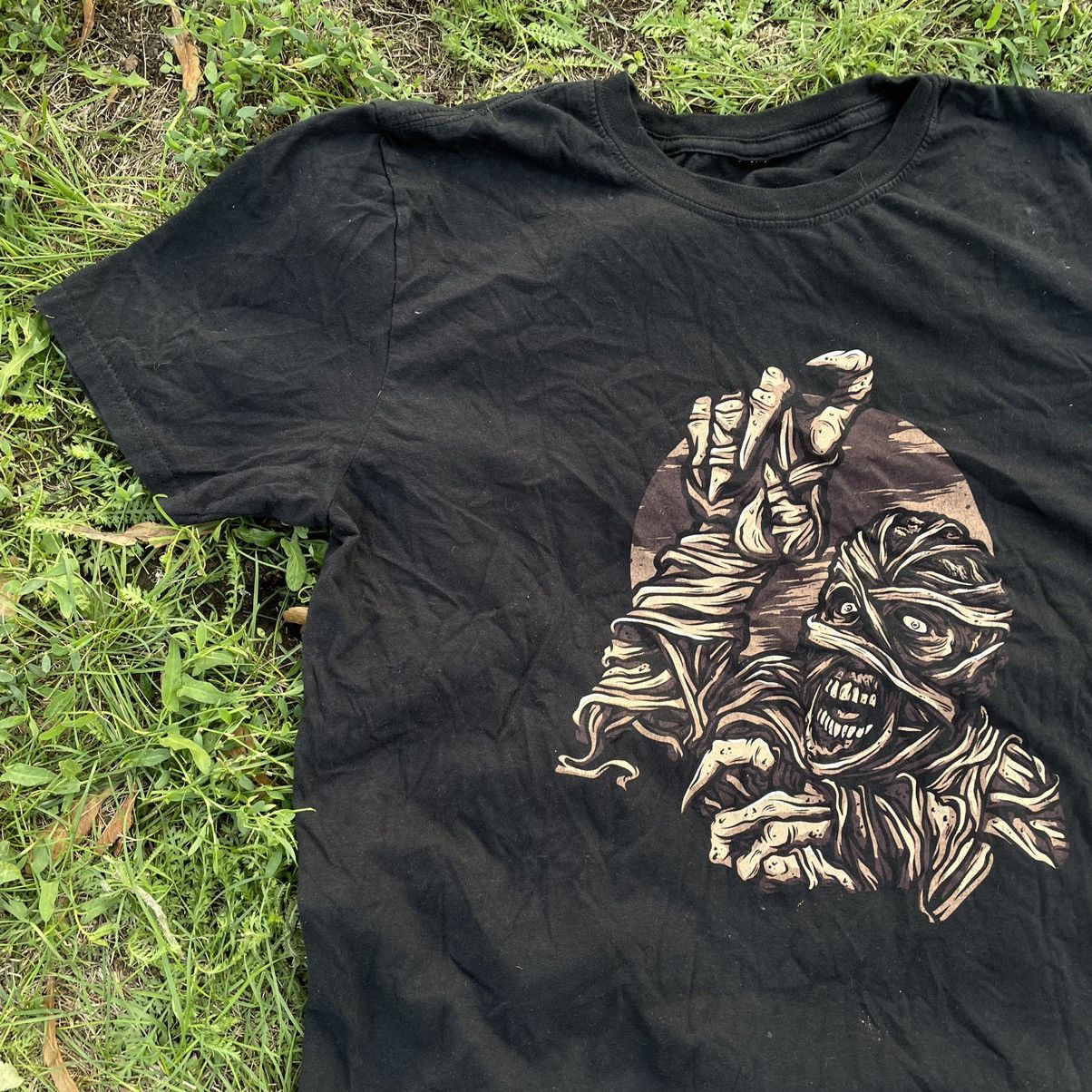 Band Tees Vintage Y2K Mummy Horror Dead Face Streetwear Print Band Size US M / EU 48-50 / 2 - 3 Thumbnail