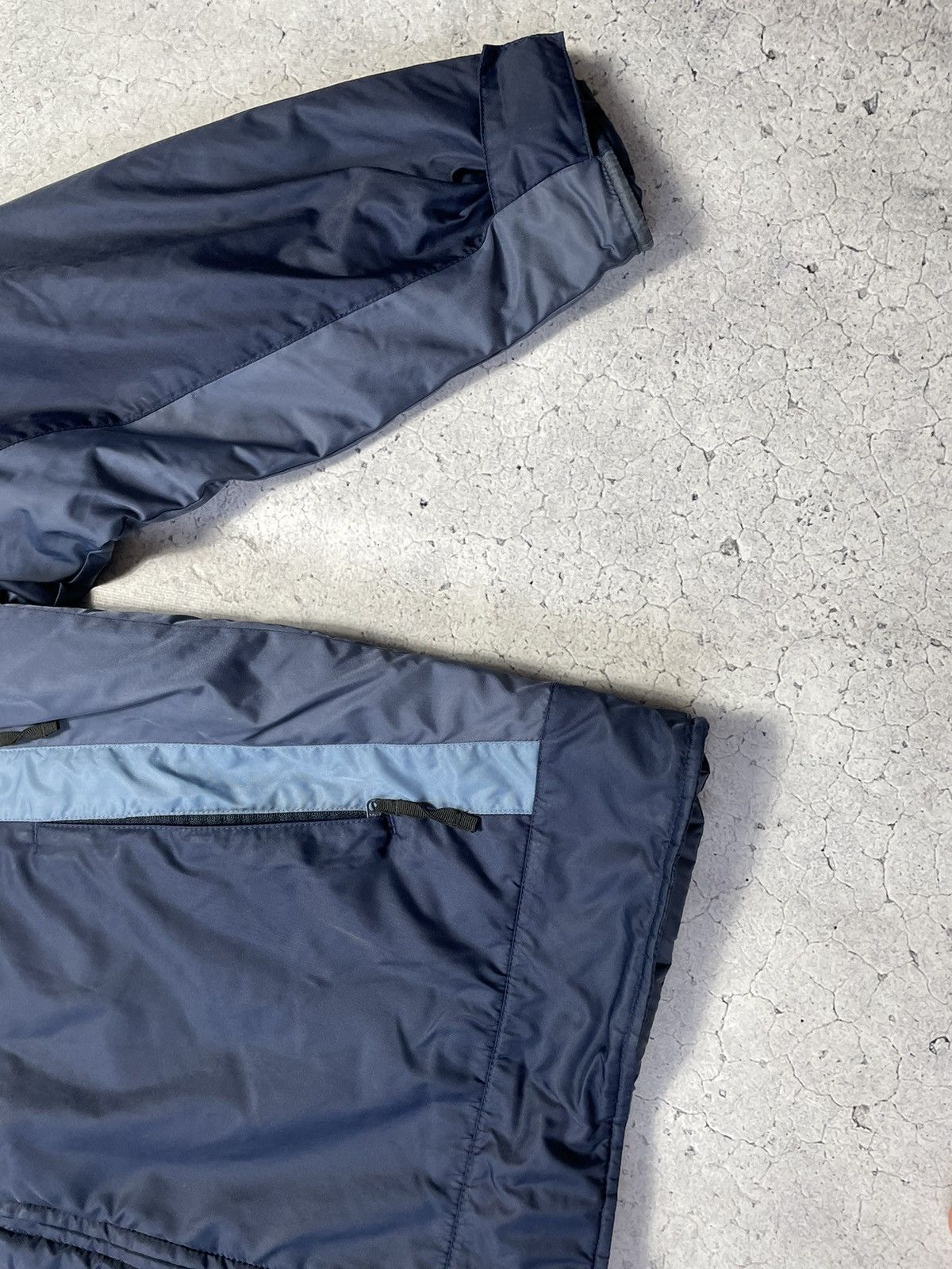 Nike × Vintage Vintage Nike down jacket with large Y2K logo Size US L / EU 52-54 / 3 - 4 Thumbnail