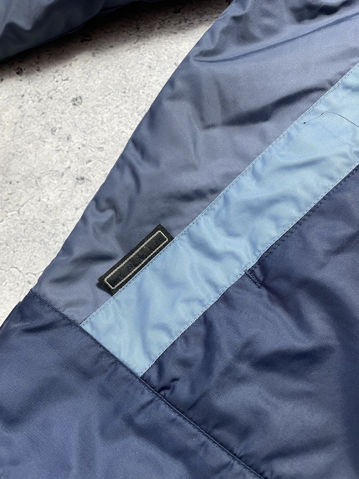 Nike × Vintage Vintage Nike down jacket with large Y2K logo Size US L / EU 52-54 / 3 - 5 Thumbnail