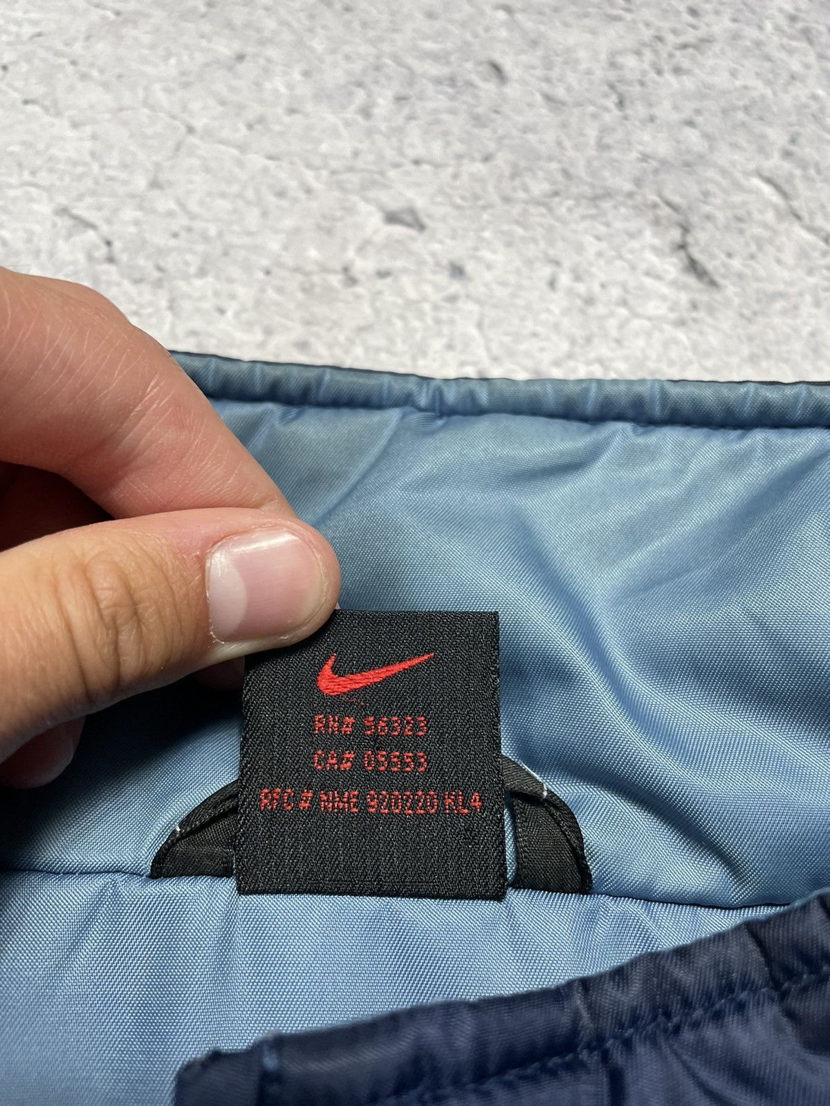 Nike × Vintage Vintage Nike down jacket with large Y2K logo Size US L / EU 52-54 / 3 - 13 Thumbnail