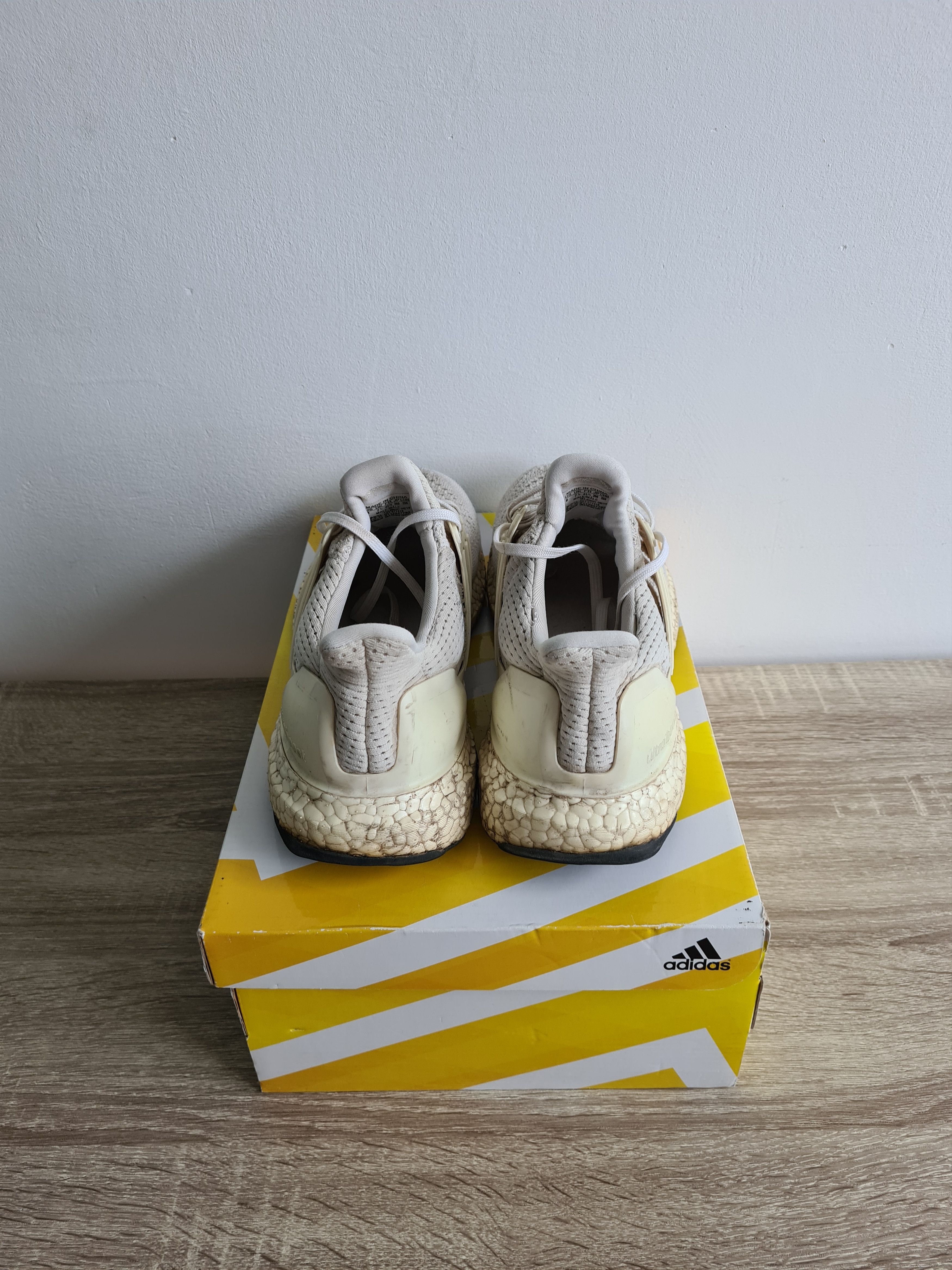 Adidas Ultra Boost OG White Size US 8 / EU 41 - 4 Thumbnail
