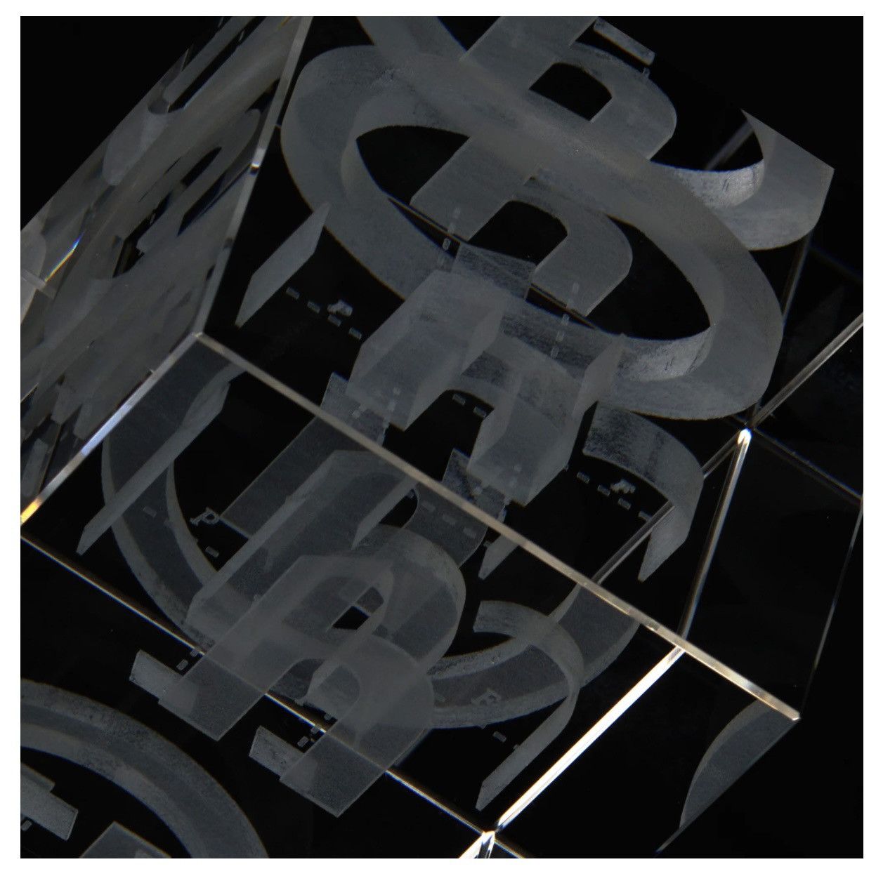 HIDDEN Hidden NY Crystal Paperweight Size ONE SIZE - 5 Thumbnail