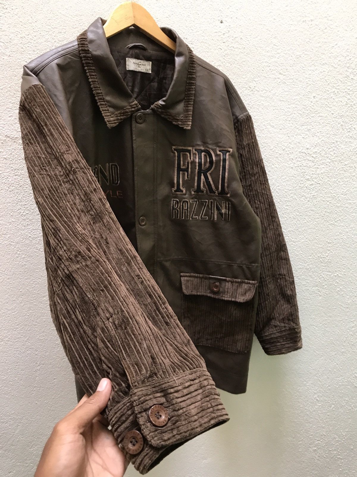 Italia Independent 🔊🔥FINAL DROP🔥 FERNAND JEANS STYLE ITALY FERNARD RAZZINI Size US L / EU 52-54 / 3 - 8 Thumbnail