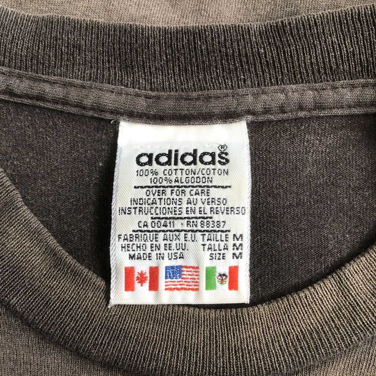 Adidas × Vintage Vintage Distressed Big Logo Adidas Tee Size M Size US M / EU 48-50 / 2 - 7 Thumbnail