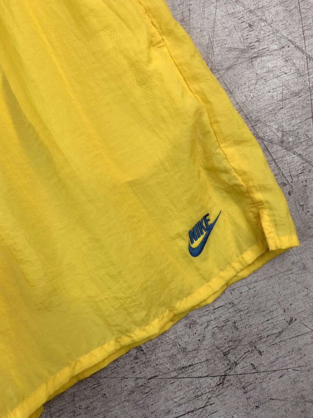 Nike Nike Vintage Mens Nylon Shorts Drill Y2K Size US 34 / EU 50 - 8 Thumbnail