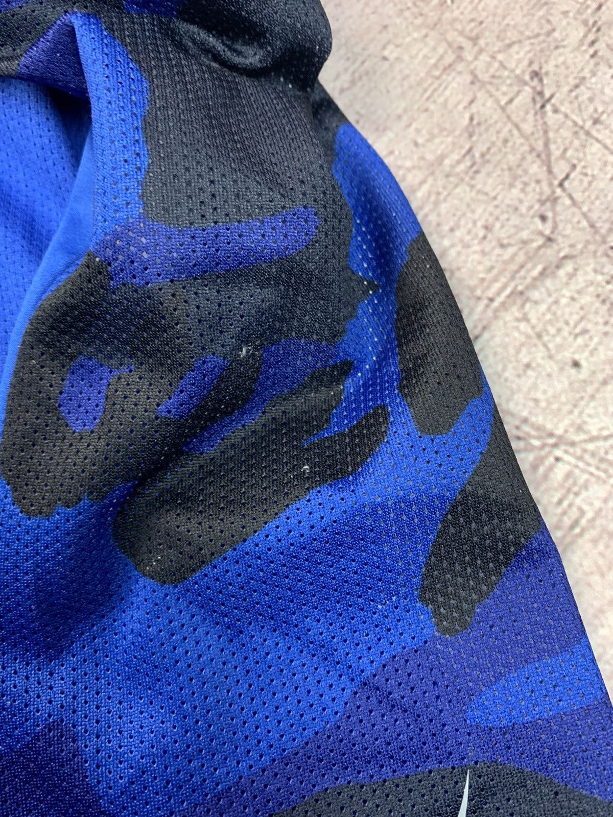 Nike × Vintage Nike Big Swoosh Camo Y2K Shorts Size US 34 / EU 50 - 8 Thumbnail