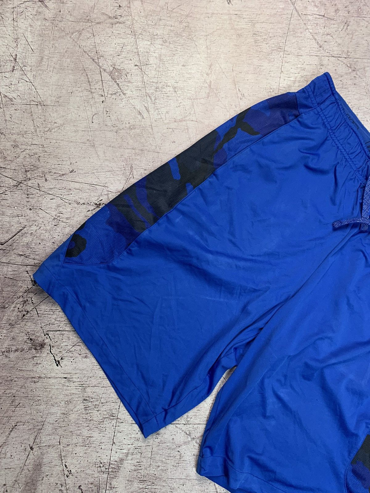 Nike × Vintage Nike Big Swoosh Camo Y2K Shorts Size US 34 / EU 50 - 6 Thumbnail
