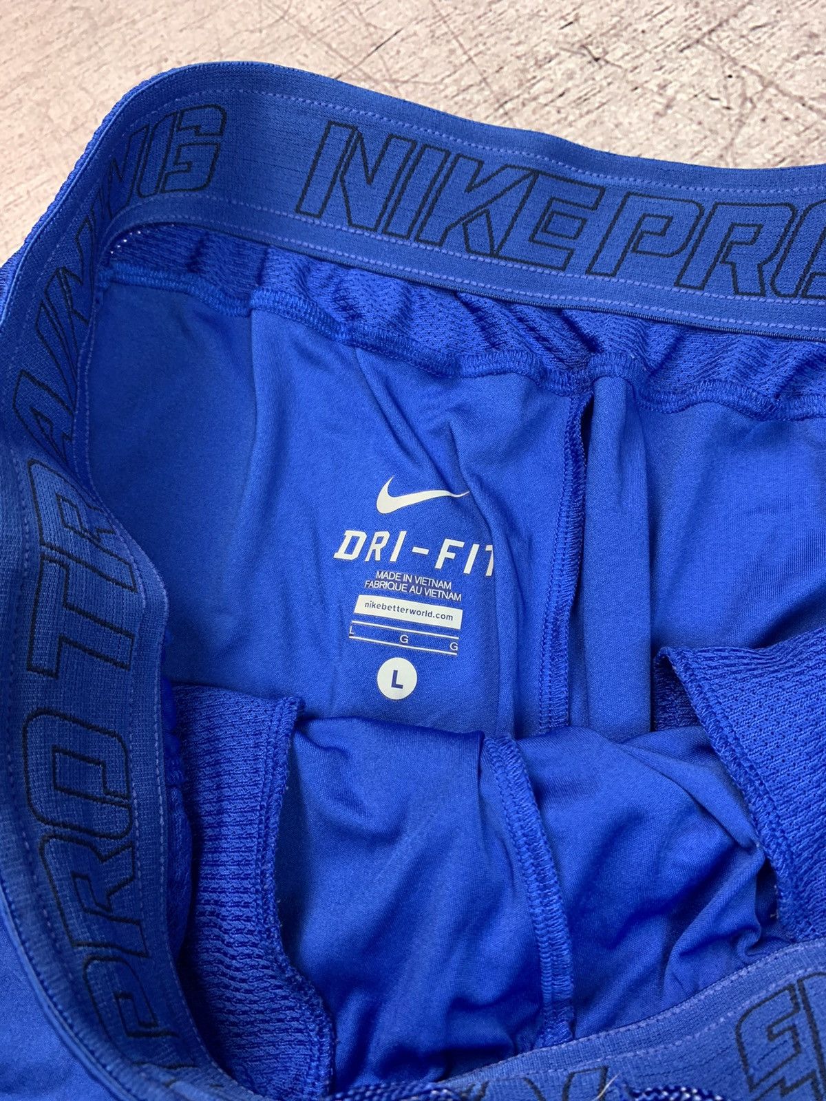 Nike × Vintage Nike Big Swoosh Camo Y2K Shorts Size US 34 / EU 50 - 9 Thumbnail