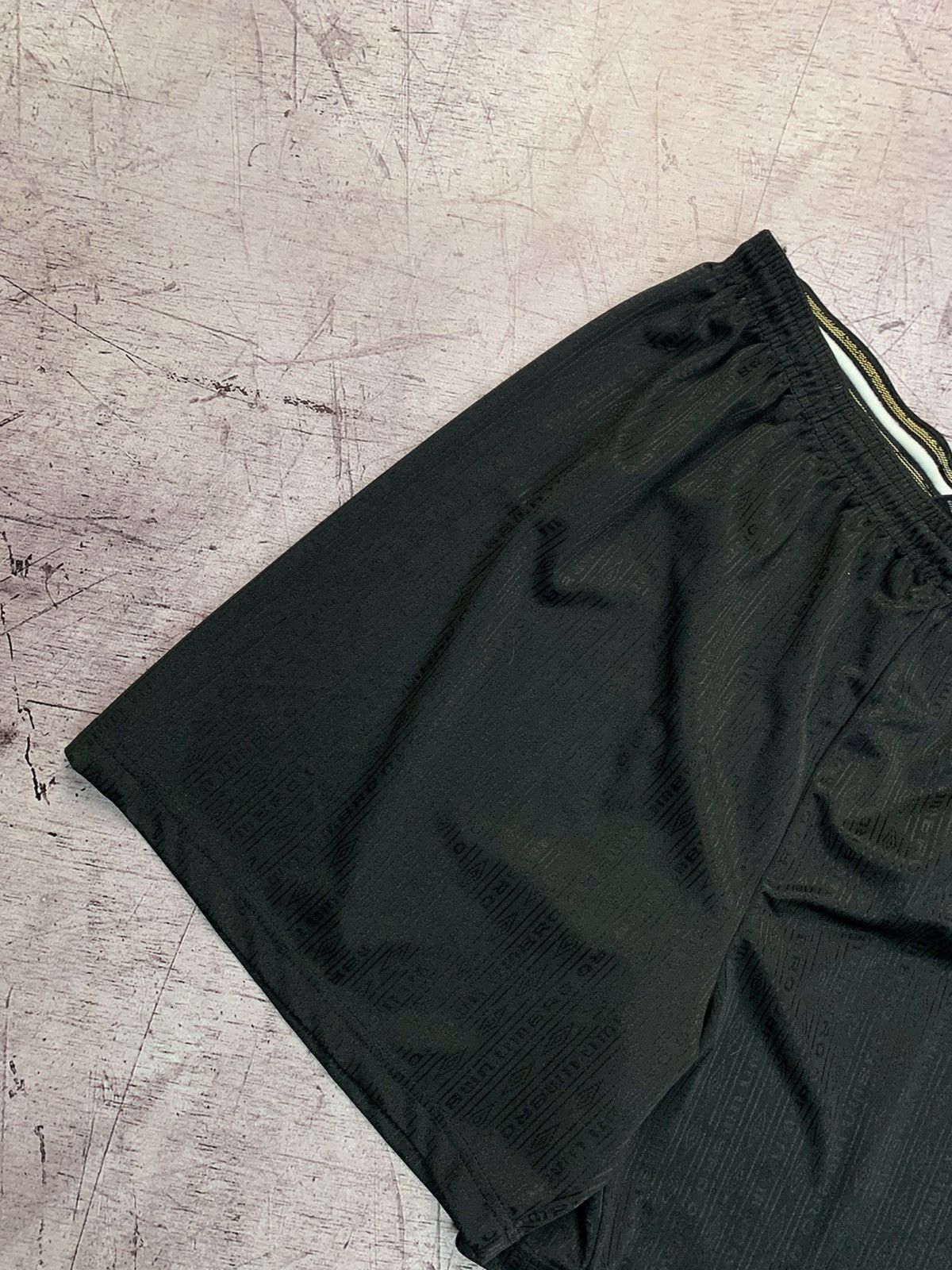 Umbro × Vintage Umbro Monogram Vintage Y2K Shorts Size US 38 / EU 54 - 2 Thumbnail