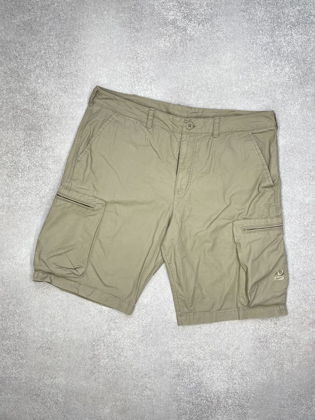 Nike Vintage Nike Cargo Shorts Beige Drill Y2K Nylon TN Size L Size US 34 / EU 50 - 1 Thumbnail
