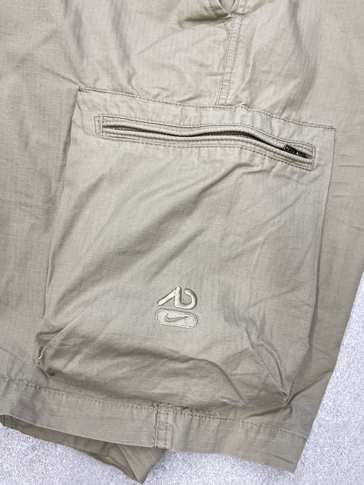 Nike Vintage Nike Cargo Shorts Beige Drill Y2K Nylon TN Size L Size US 34 / EU 50 - 6 Thumbnail