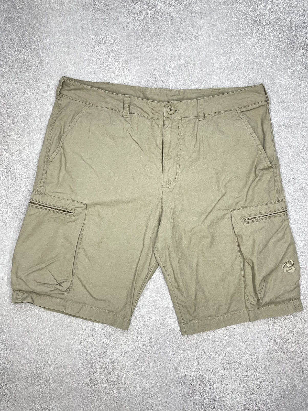 Nike Vintage Nike Cargo Shorts Beige Drill Y2K Nylon TN Size L Size US 34 / EU 50 - 2 Thumbnail