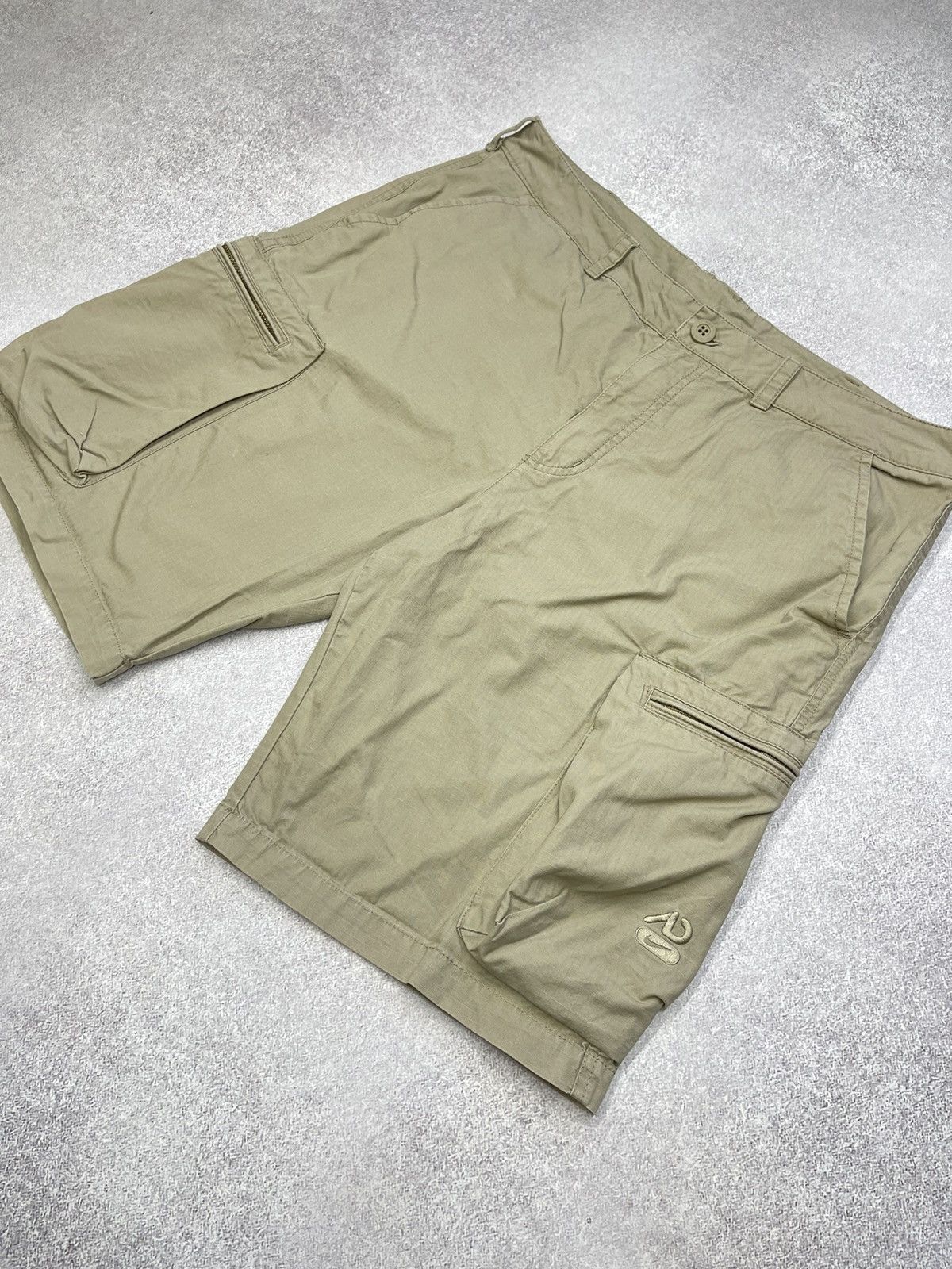 Nike Vintage Nike Cargo Shorts Beige Drill Y2K Nylon TN Size L Size US 34 / EU 50 - 3 Thumbnail