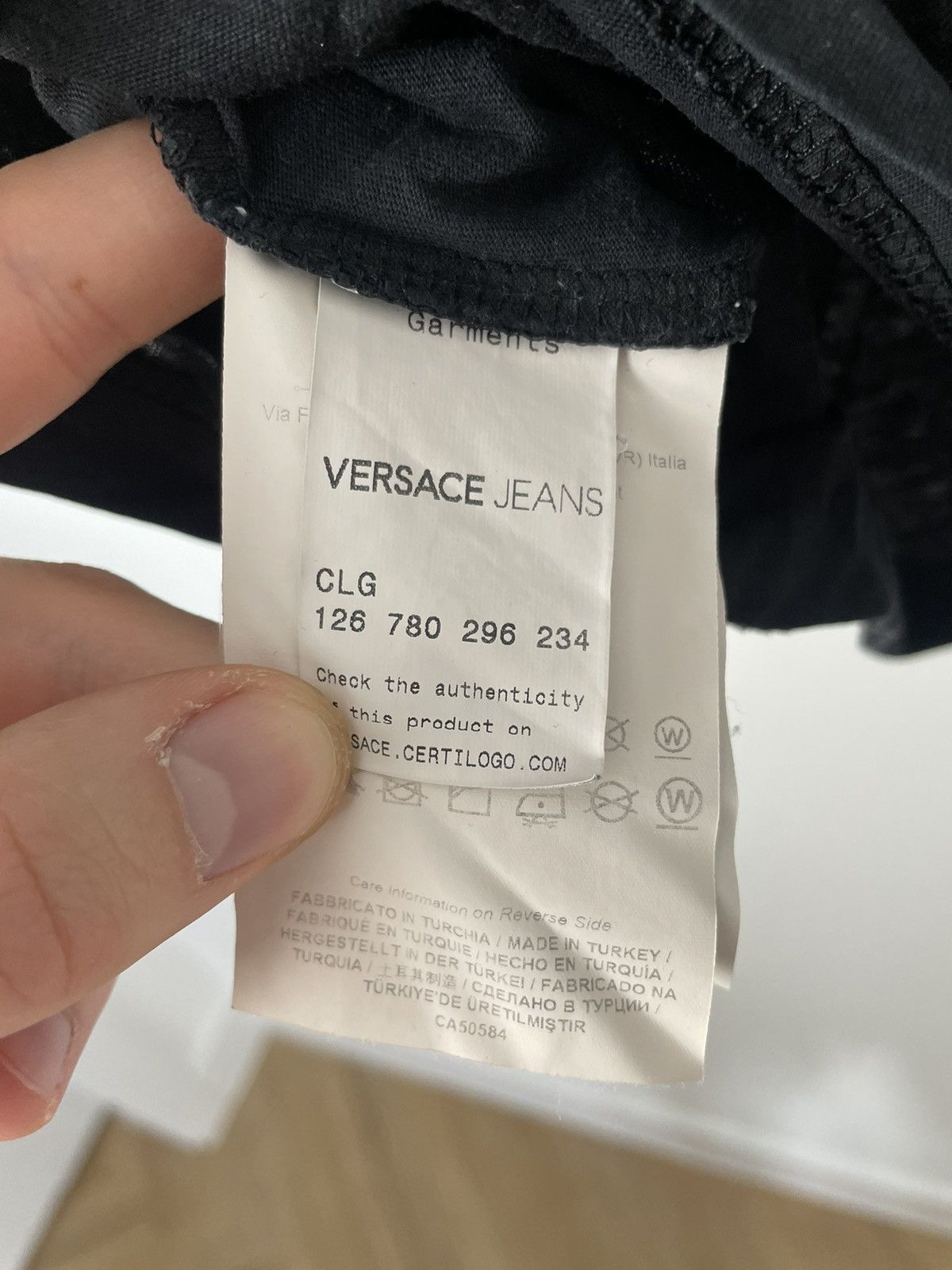 Versace Jeans Couture Versace Jeans Couture Center Logo Black Basic Tee Luxury Size US M / EU 48-50 / 2 - 5 Thumbnail