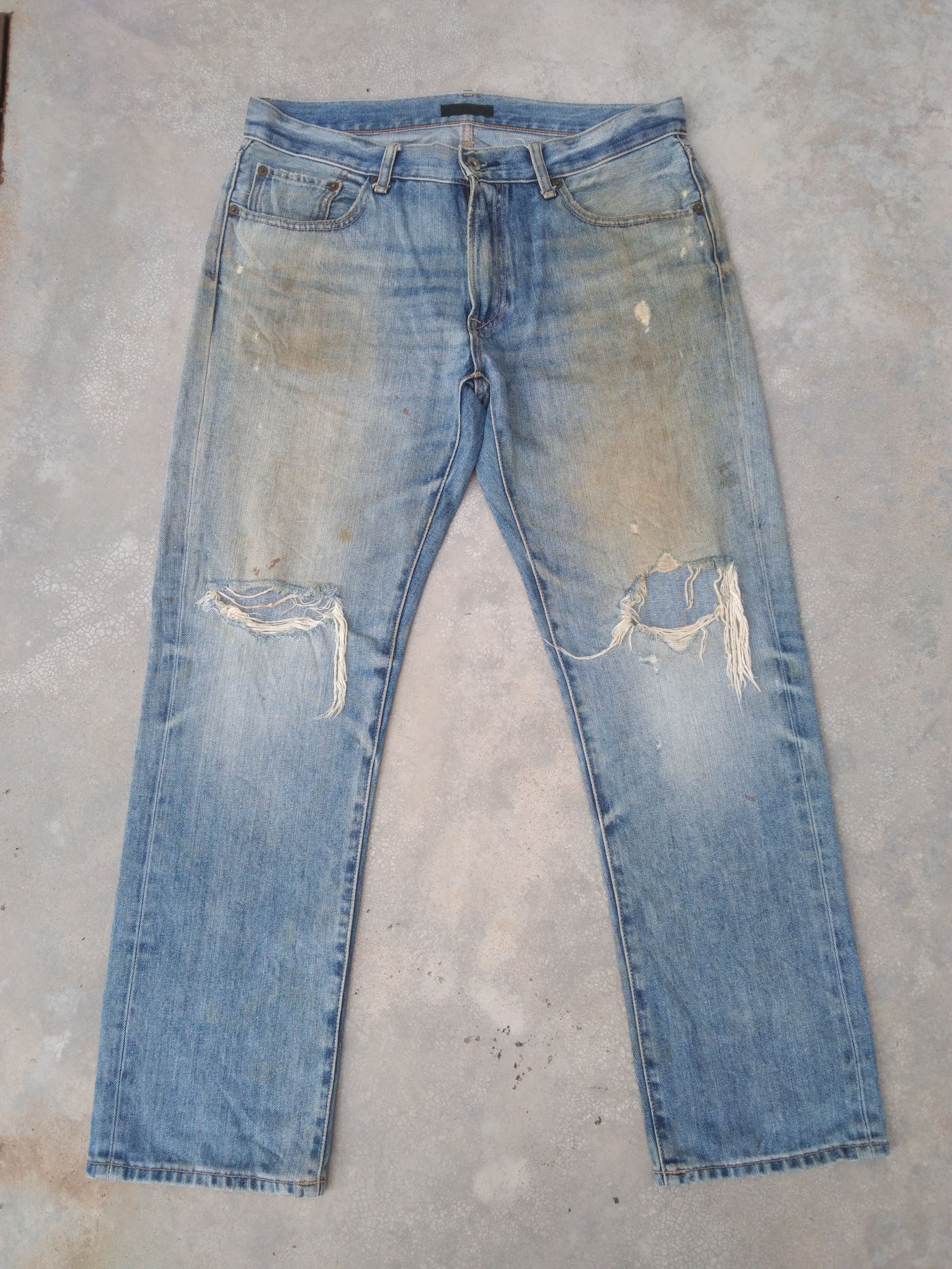 Japanese Brand Vintage Japanese Uniqlo x Kaihara Distressed Jeans 34x30 Size US 34 / EU 50 - 1 Thumbnail