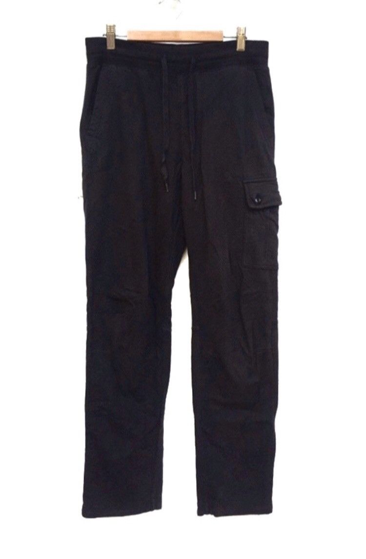 image of Uniqlo Cargo Sweatpants in Black, Men's (Size 29)