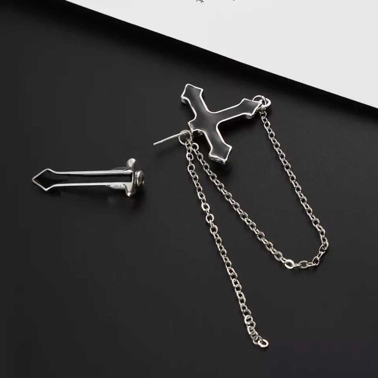 Jewelry × Vintage Black Cross Chain Earring Size ONE SIZE - 4 Thumbnail