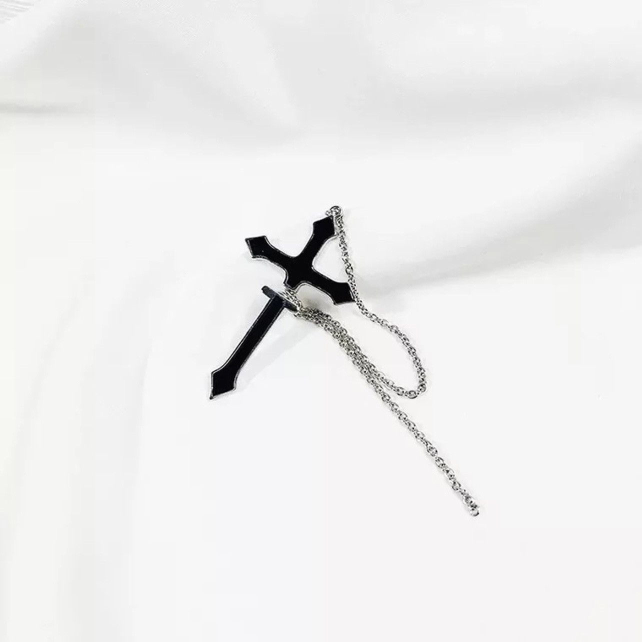 Jewelry × Vintage Black Cross Chain Earring Size ONE SIZE - 5 Thumbnail