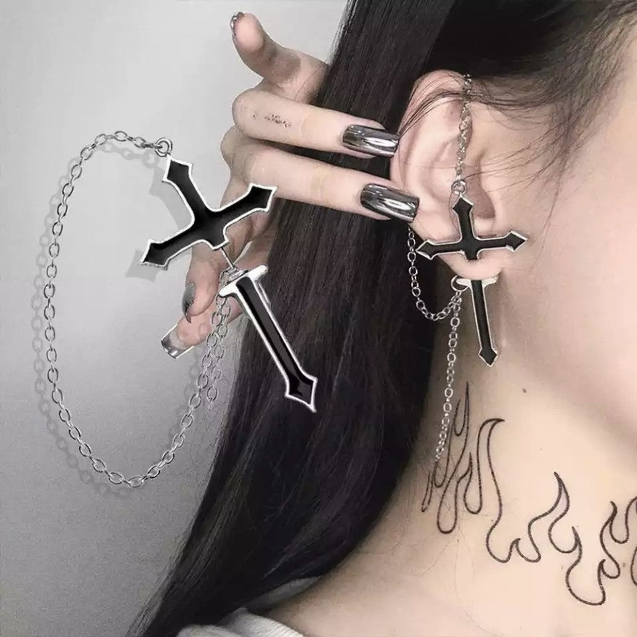 Jewelry × Vintage Black Cross Chain Earring Size ONE SIZE - 1 Thumbnail