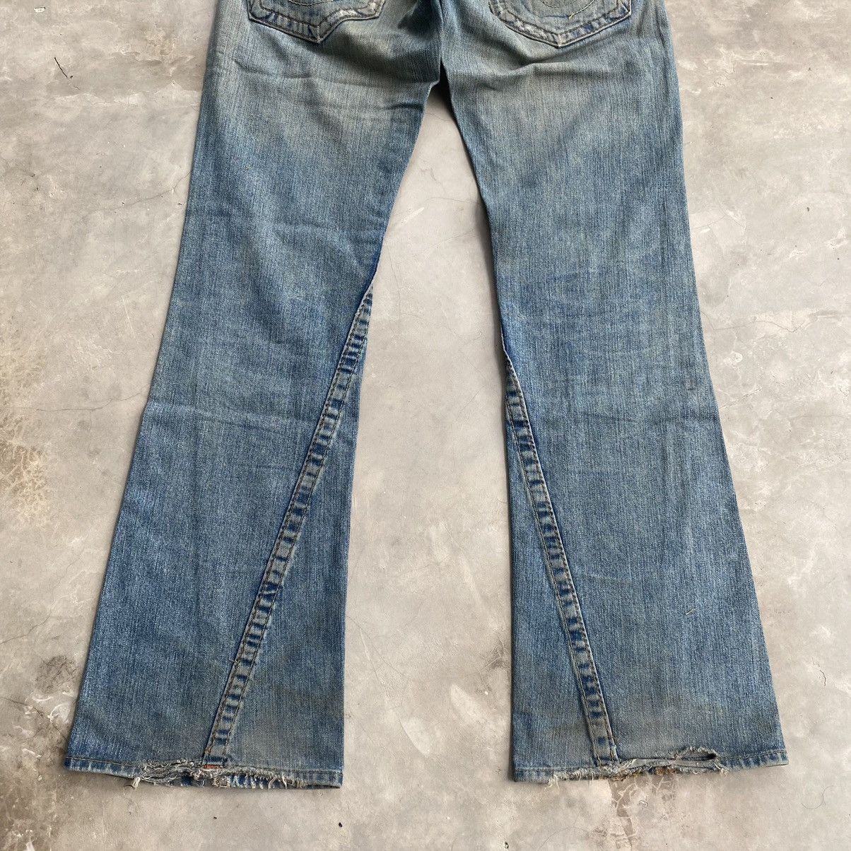 True Religion True Religion Joey Dirty flare jeans distressed denim Size US 30 / EU 46 - 9 Thumbnail
