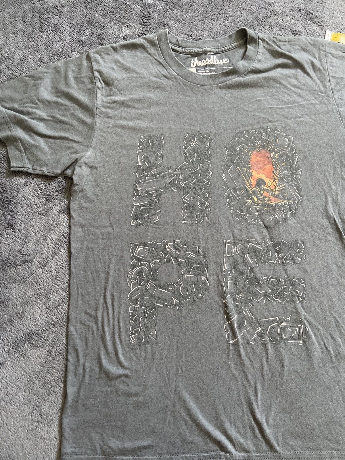 Threadless Threadless Man’s T shirt. Hope. Size US M / EU 48-50 / 2 - 7 Thumbnail