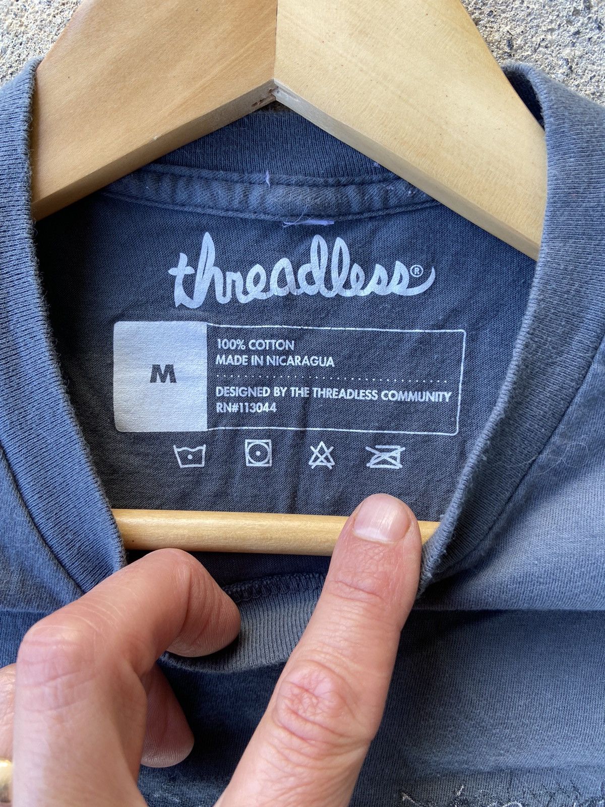 Threadless Threadless Man’s T shirt. Hope. Size US M / EU 48-50 / 2 - 6 Thumbnail