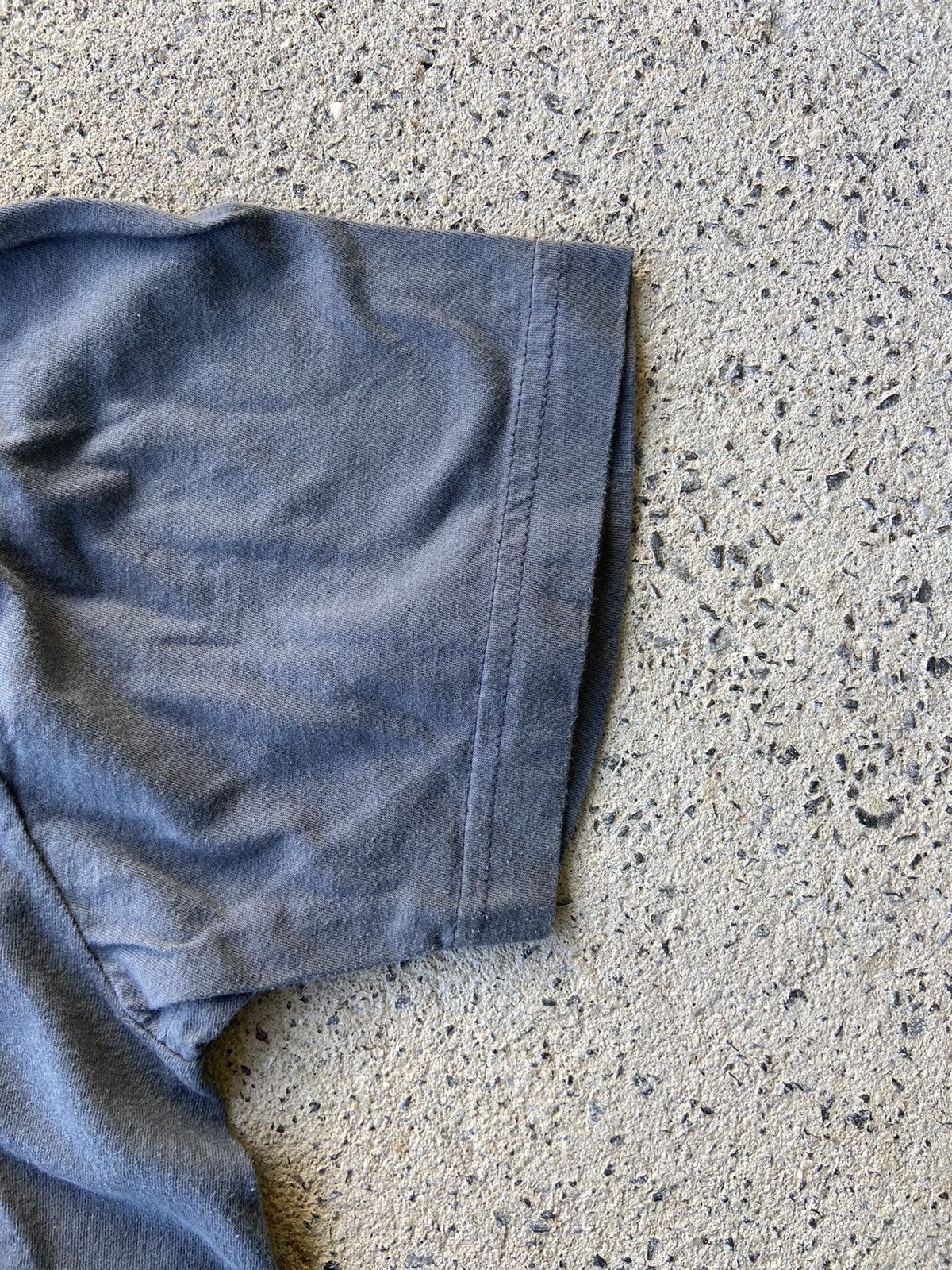 Threadless Threadless Man’s T shirt. Hope. Size US M / EU 48-50 / 2 - 3 Thumbnail