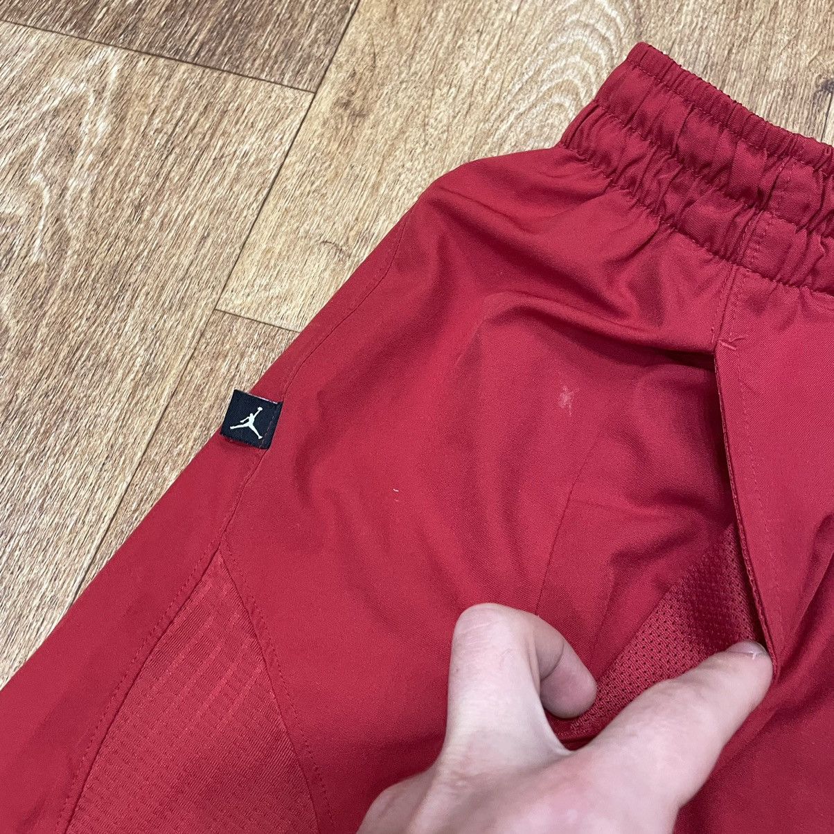 Vintage Y2K Under Armour Baggy Athletic Shorts Red Streetwear Logo S Size US 30 / EU 46 - 5 Thumbnail