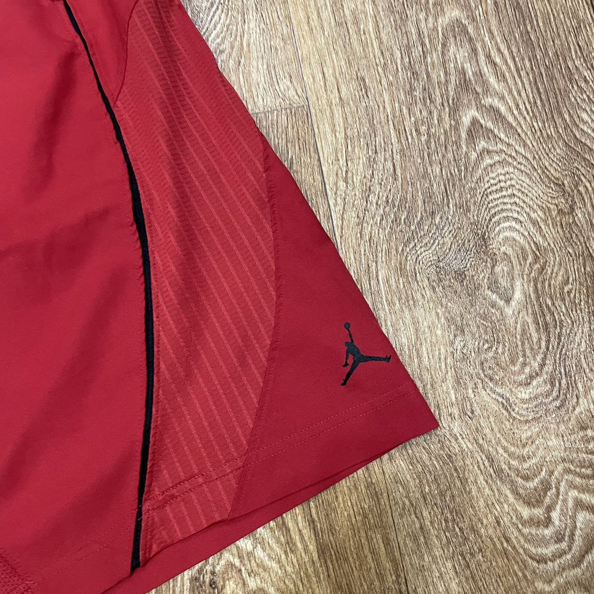 Vintage Y2K Under Armour Baggy Athletic Shorts Red Streetwear Logo S Size US 30 / EU 46 - 3 Thumbnail
