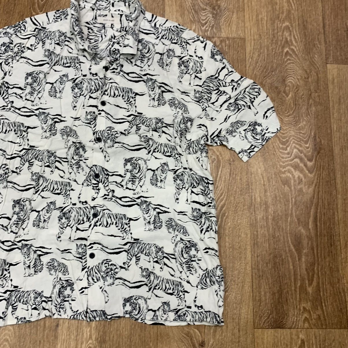 Vintage Vintage 90s All Over Print Hawaiian Shirt Streetwear Slim XL Size US XL / EU 56 / 4 - 3 Thumbnail