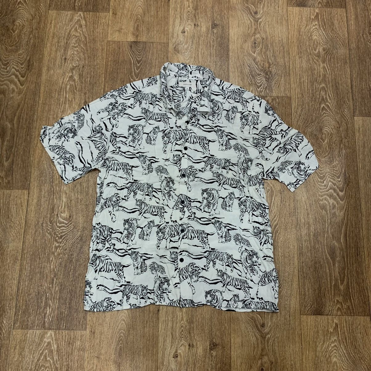 Vintage Vintage 90s All Over Print Hawaiian Shirt Streetwear Slim XL Size US XL / EU 56 / 4 - 1 Thumbnail