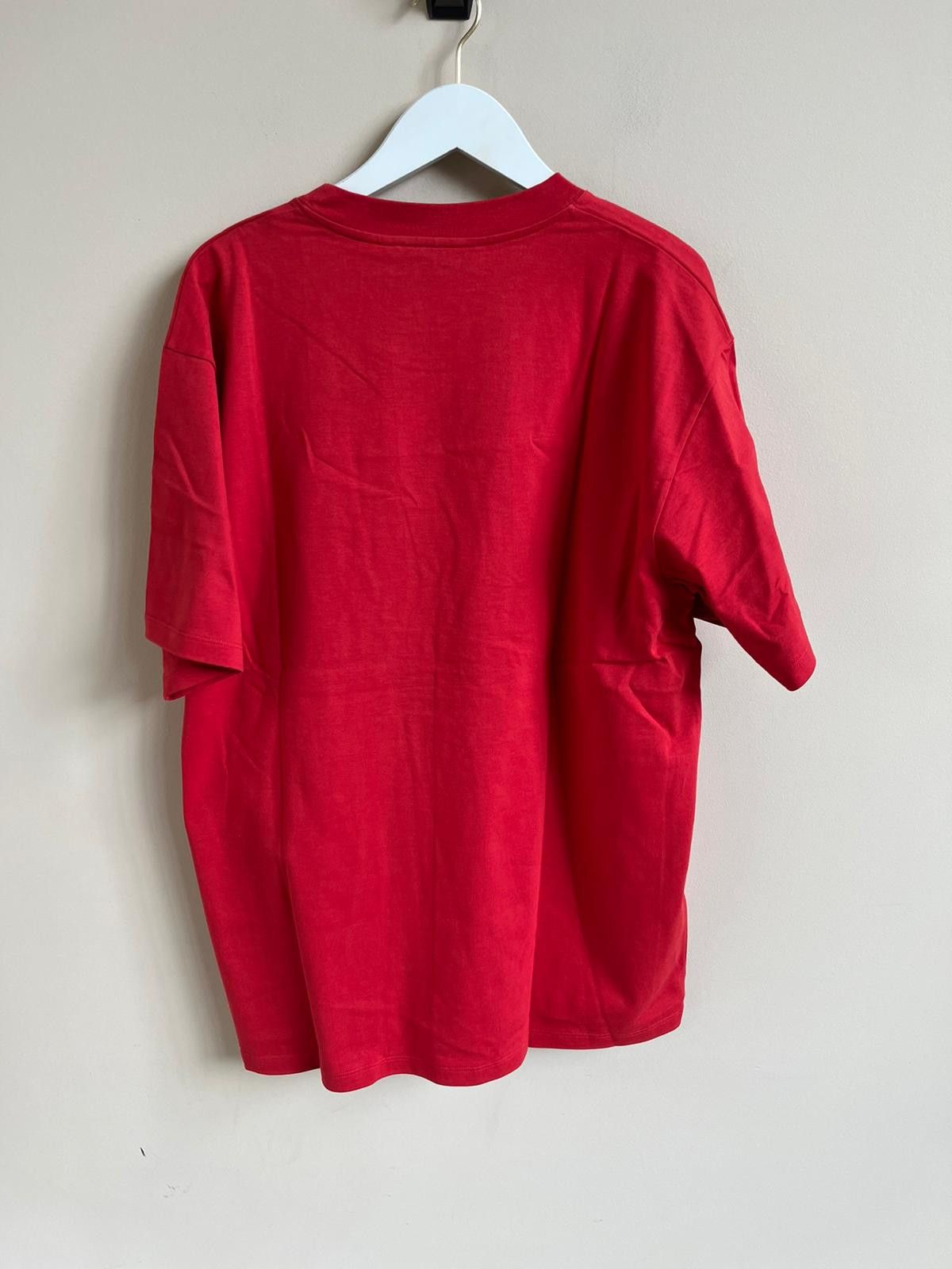 Gucci Oversized Vertical Logo Tee in Red Size US S / EU 44-46 / 1 - 12 Thumbnail